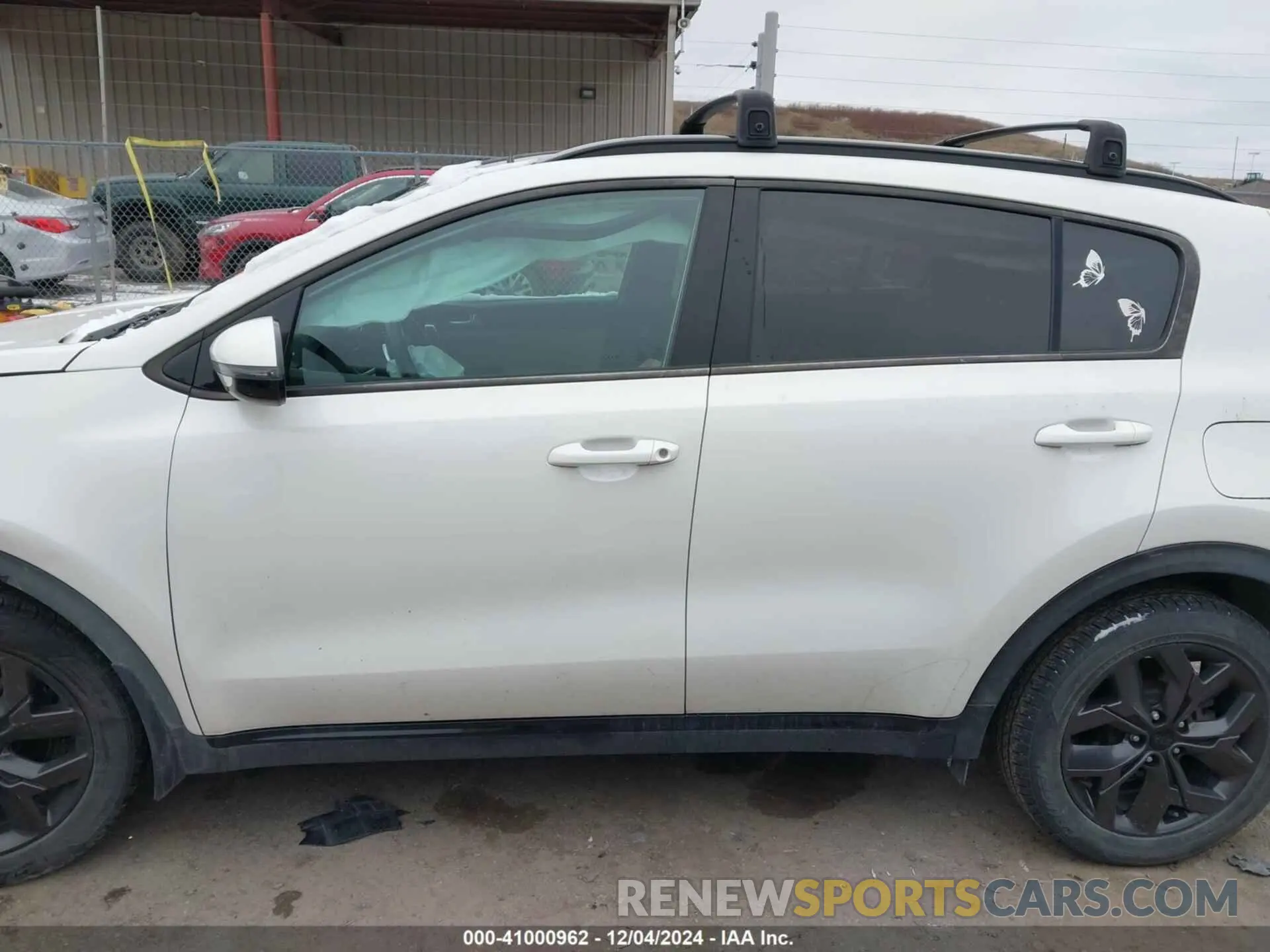 15 Photograph of a damaged car KNDP6CAC4N7016577 KIA SPORTAGE 2022