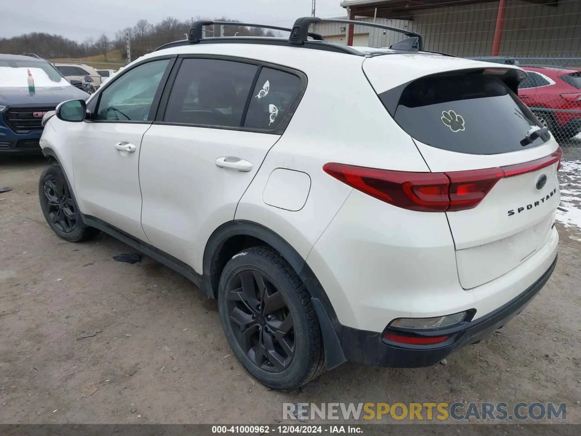3 Photograph of a damaged car KNDP6CAC4N7016577 KIA SPORTAGE 2022