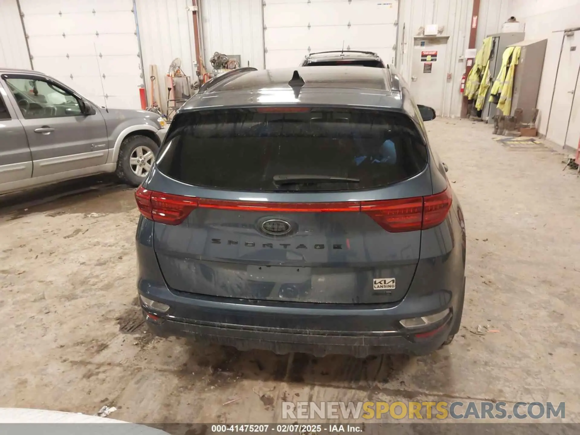 16 Photograph of a damaged car KNDP6CAC6N7997754 KIA SPORTAGE 2022