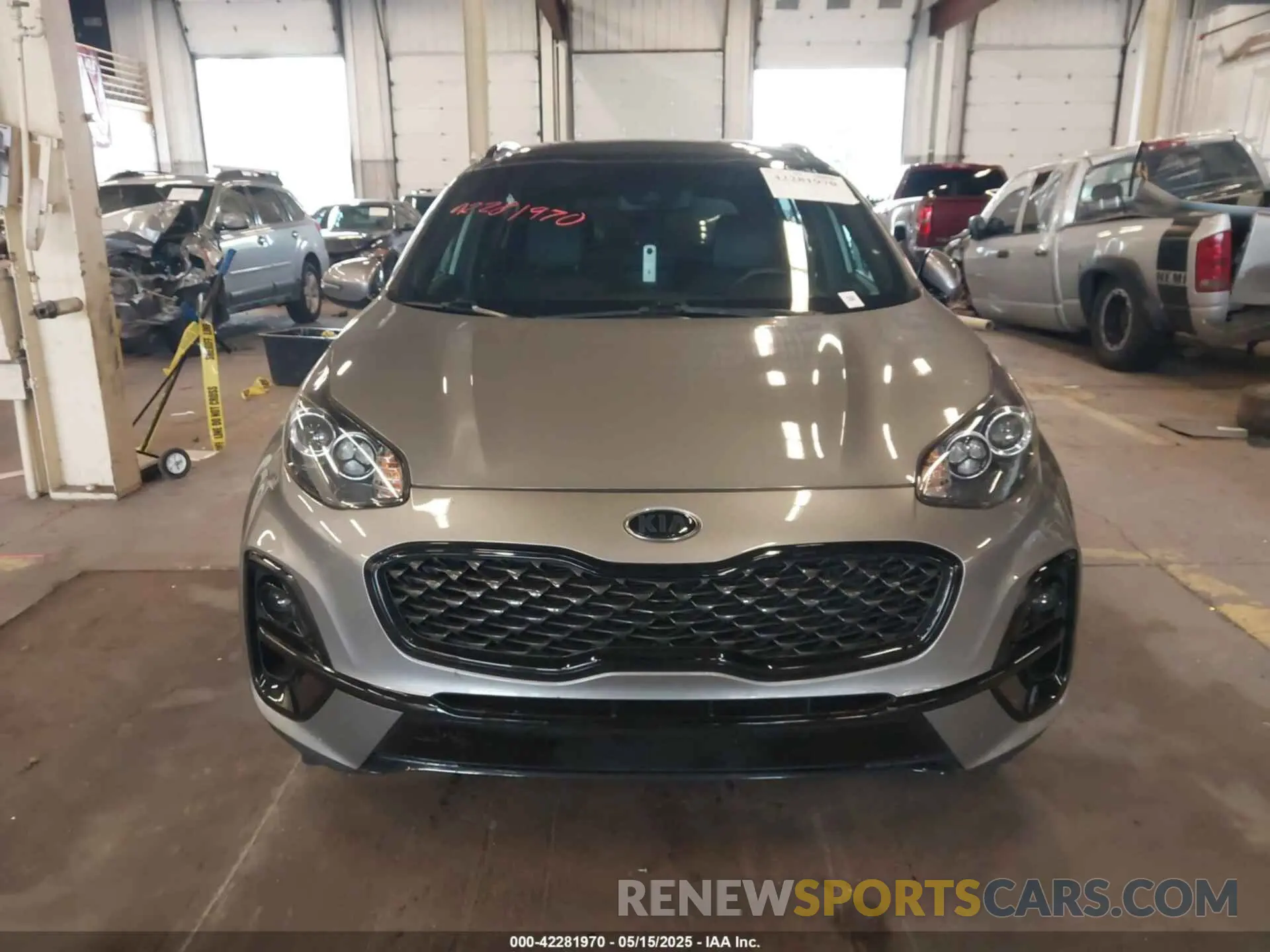 11 Photograph of a damaged car KNDP6CAC8N7017781 KIA SPORTAGE 2022