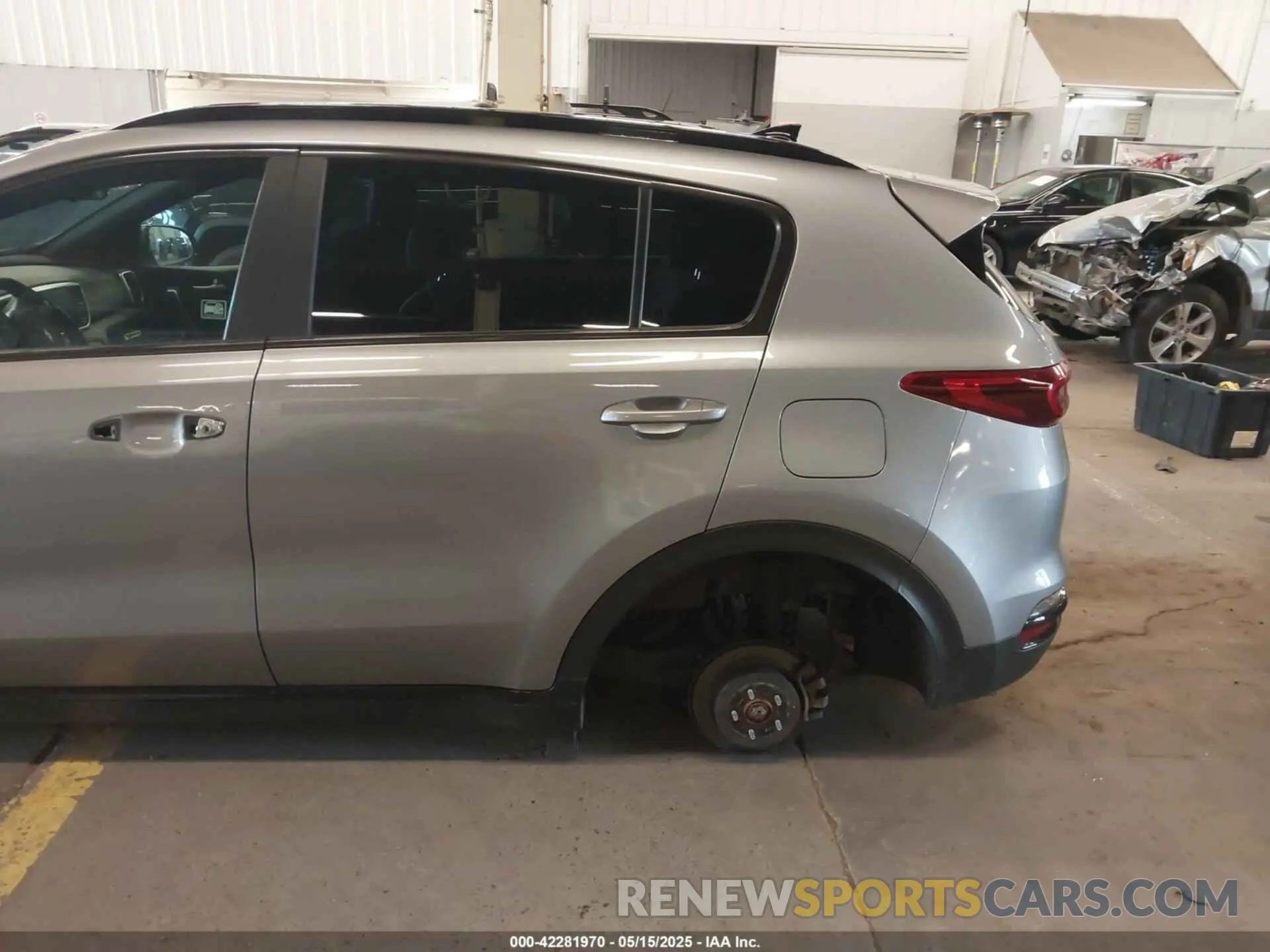 6 Photograph of a damaged car KNDP6CAC8N7017781 KIA SPORTAGE 2022
