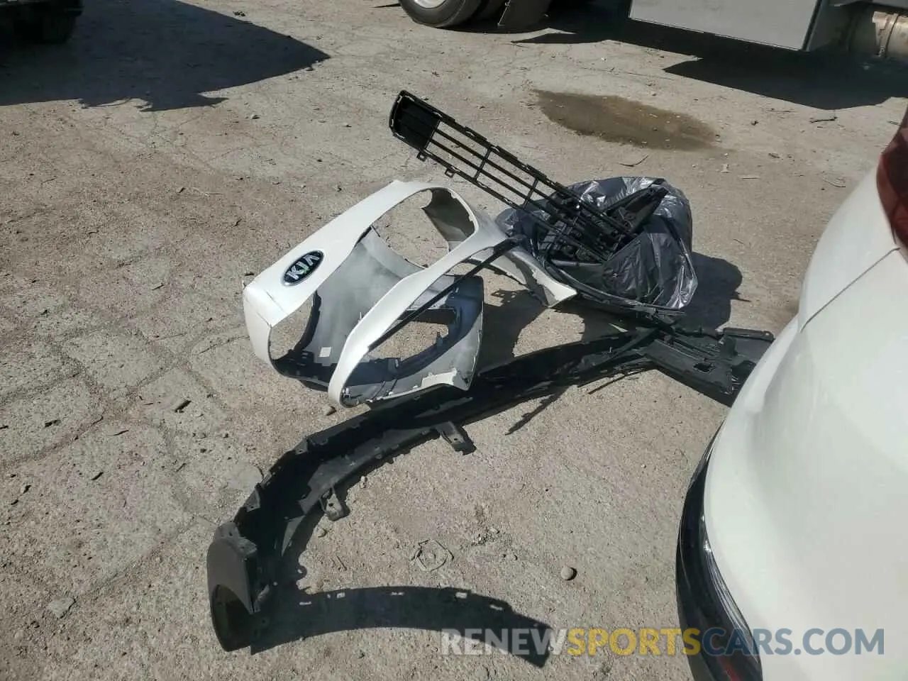13 Photograph of a damaged car KNDPM3AC0N7013388 KIA SPORTAGE 2022