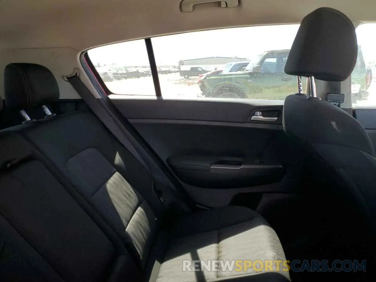 11 Photograph of a damaged car KNDPM3AC0N7984097 KIA SPORTAGE 2022