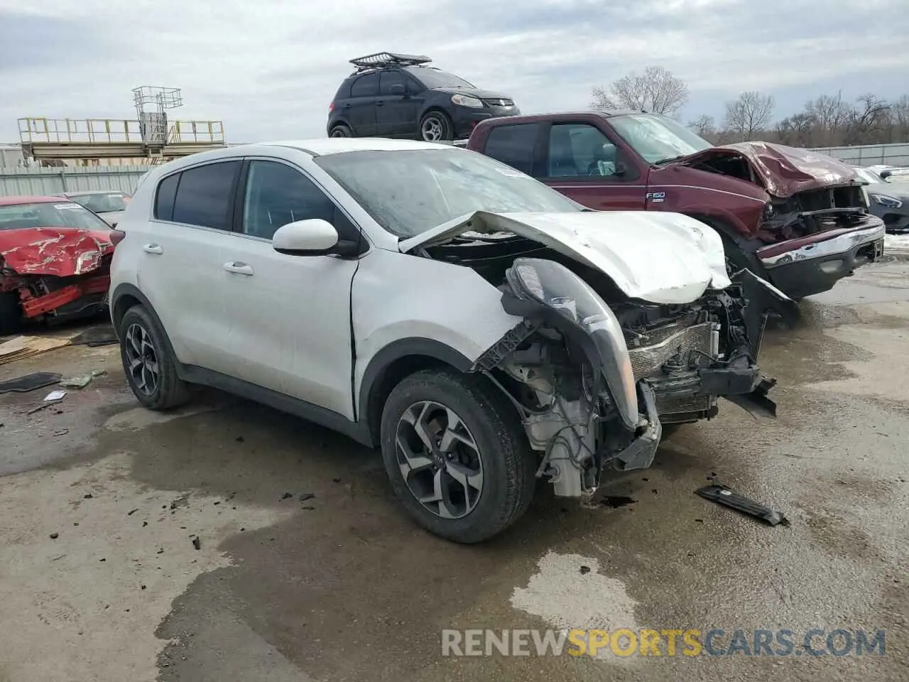 4 Photograph of a damaged car KNDPM3AC0N7988778 KIA SPORTAGE 2022