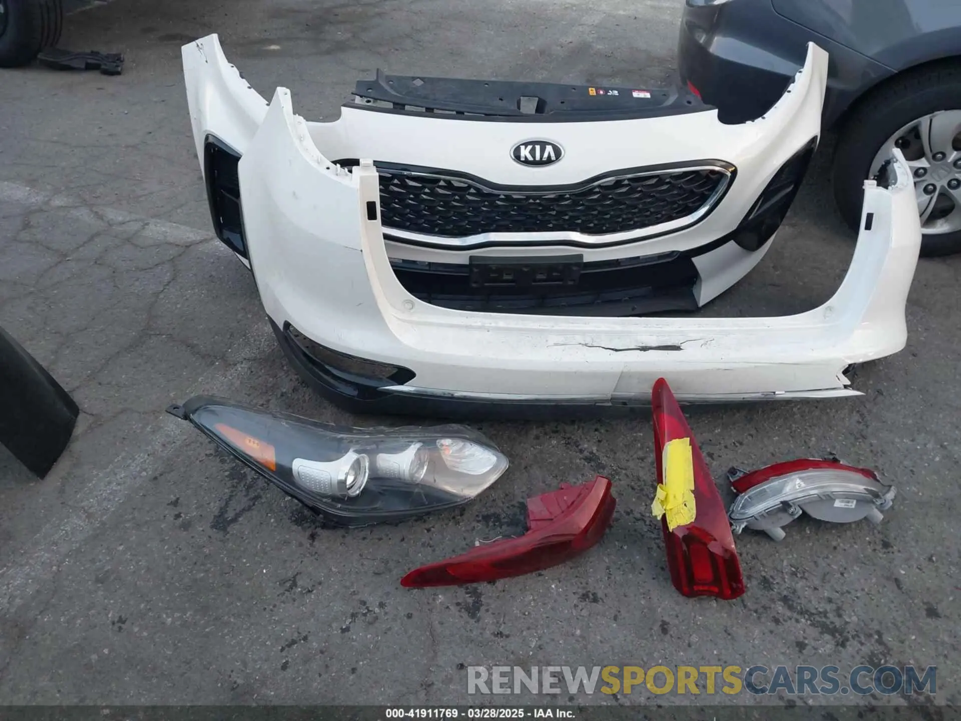 12 Photograph of a damaged car KNDPM3AC1N7001251 KIA SPORTAGE 2022