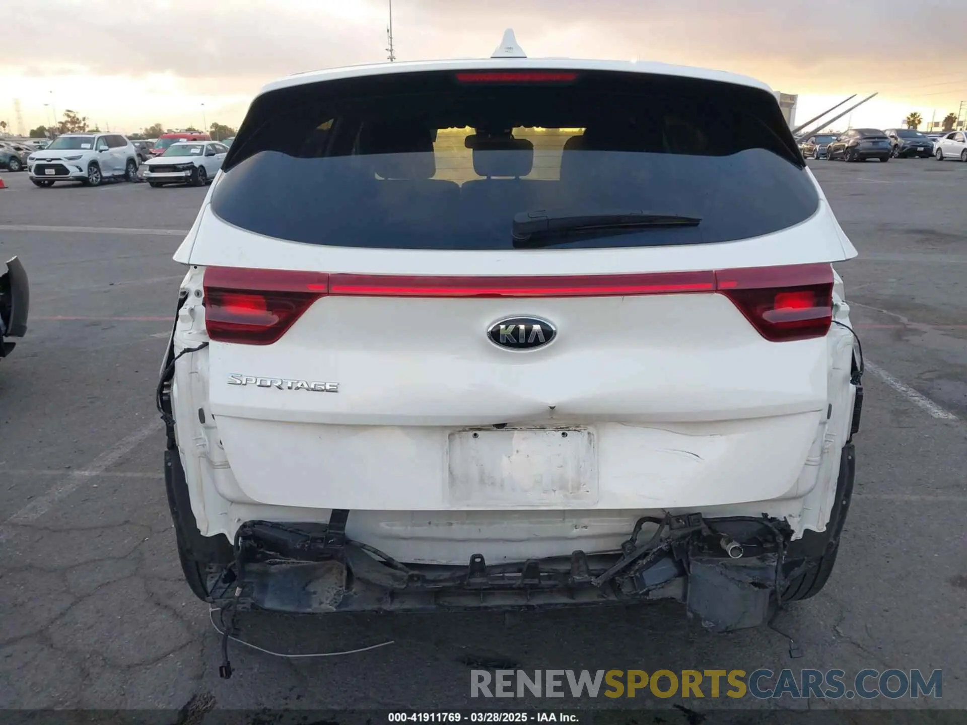 18 Photograph of a damaged car KNDPM3AC1N7001251 KIA SPORTAGE 2022