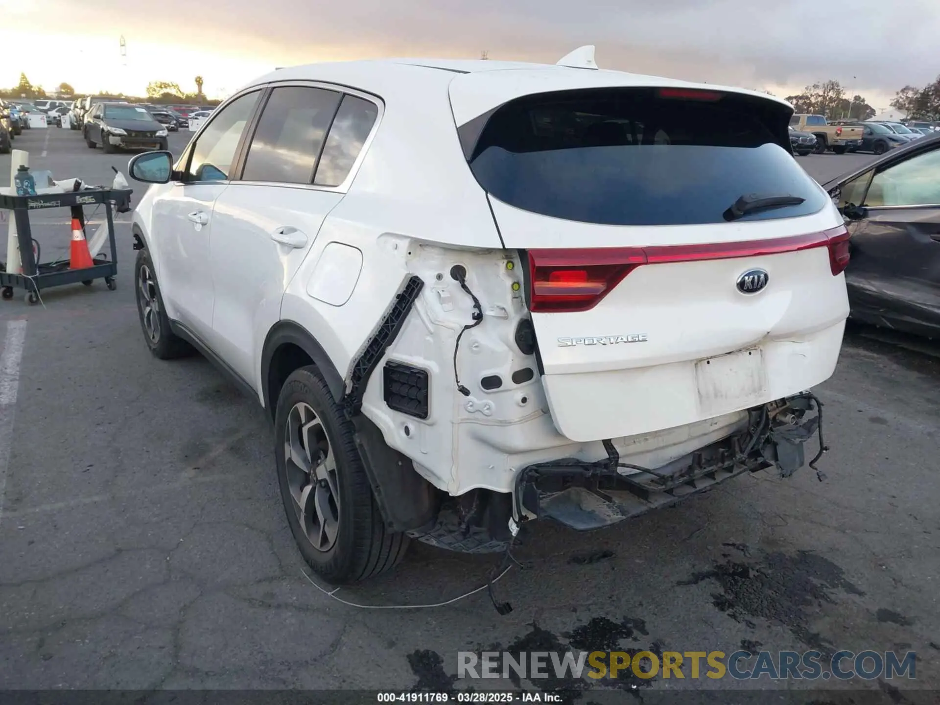 3 Photograph of a damaged car KNDPM3AC1N7001251 KIA SPORTAGE 2022