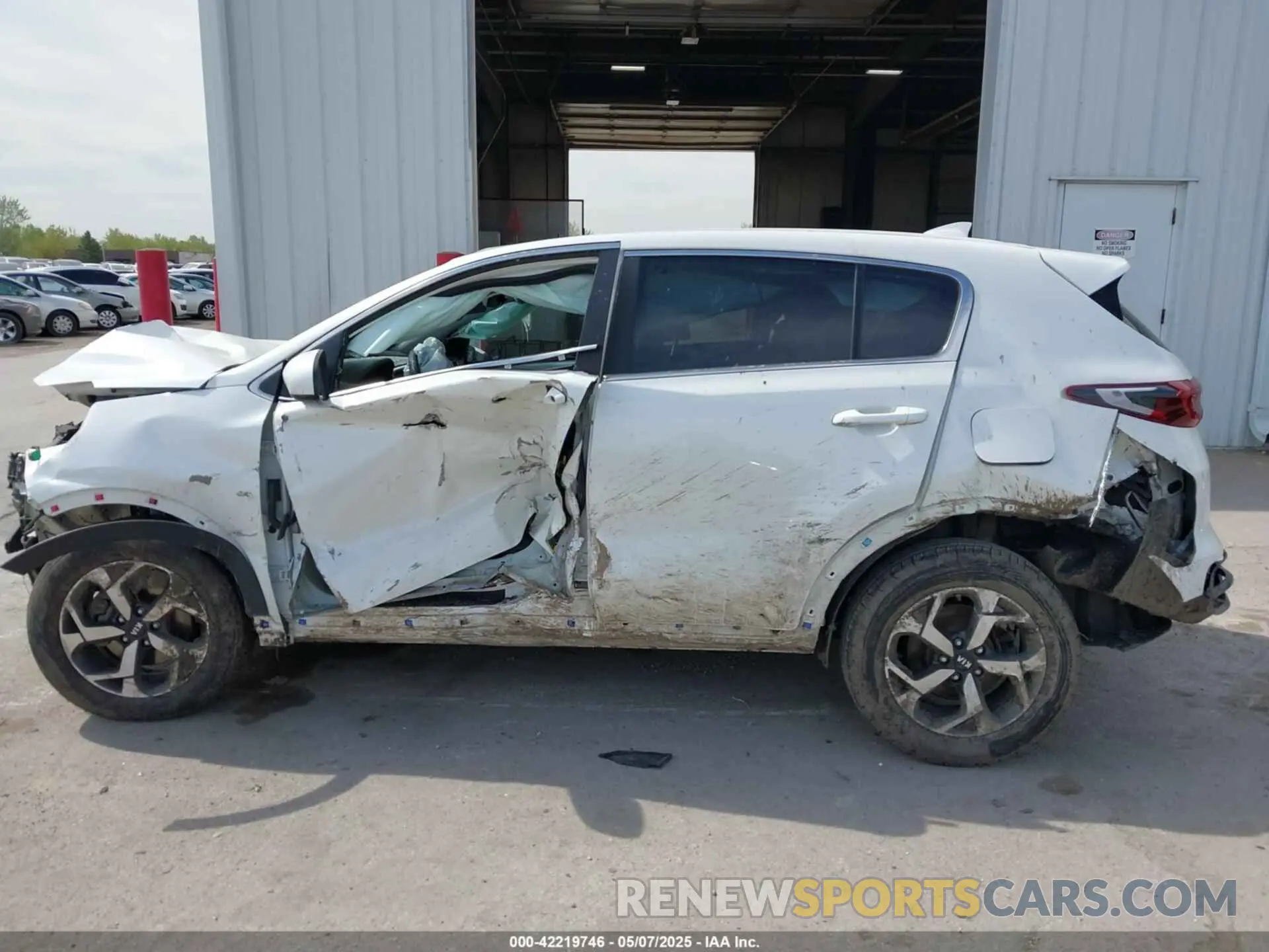 15 Photograph of a damaged car KNDPM3AC1N7954011 KIA SPORTAGE 2022