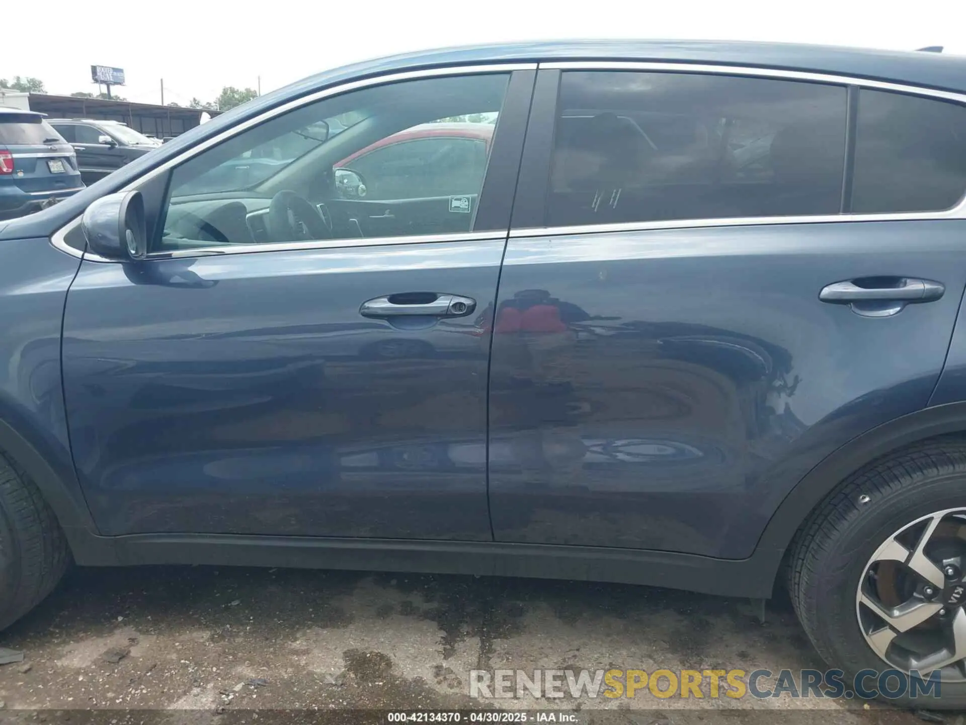 14 Photograph of a damaged car KNDPM3AC1N7968748 KIA SPORTAGE 2022