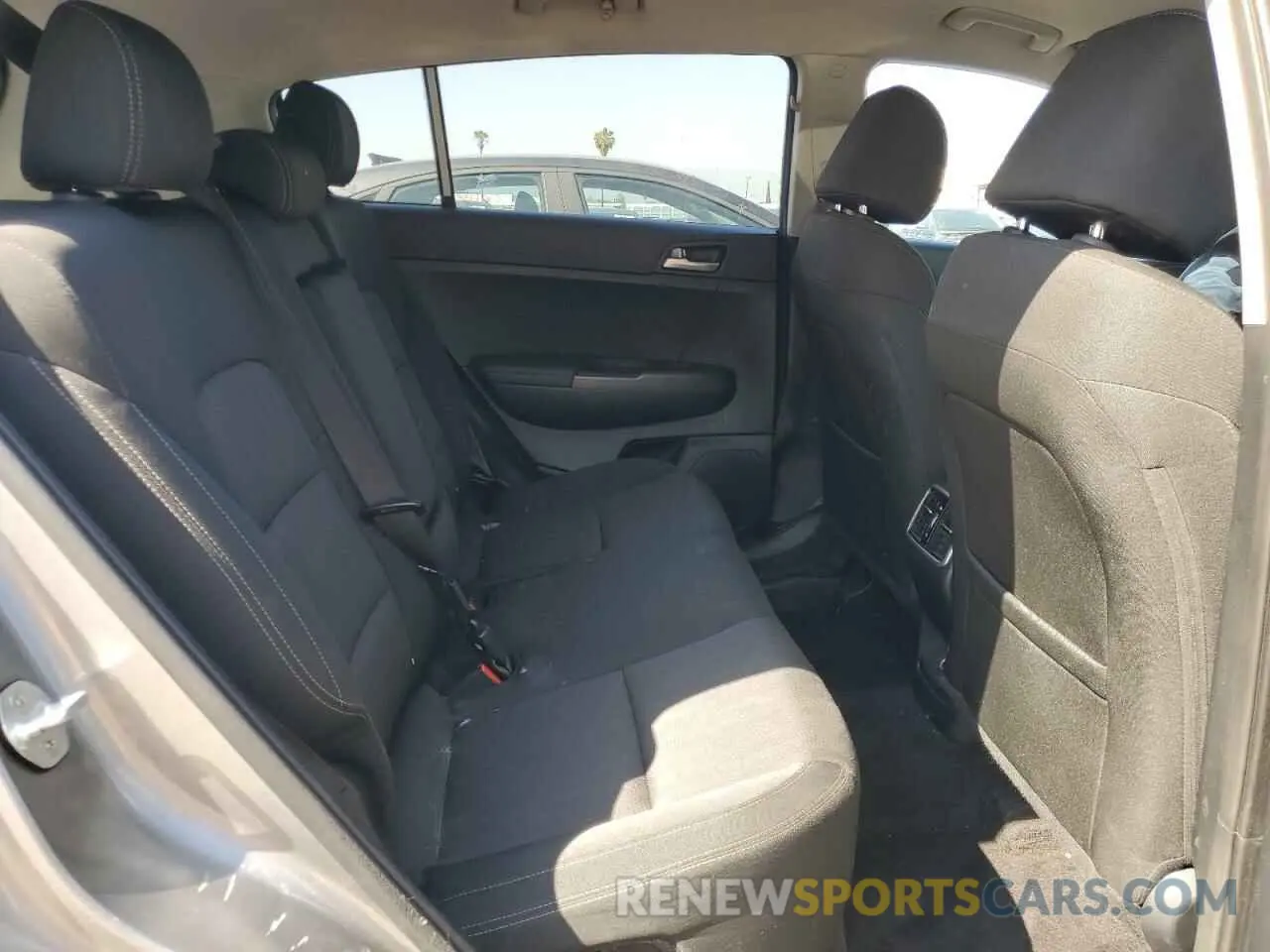 11 Photograph of a damaged car KNDPM3AC2N7000450 KIA SPORTAGE 2022