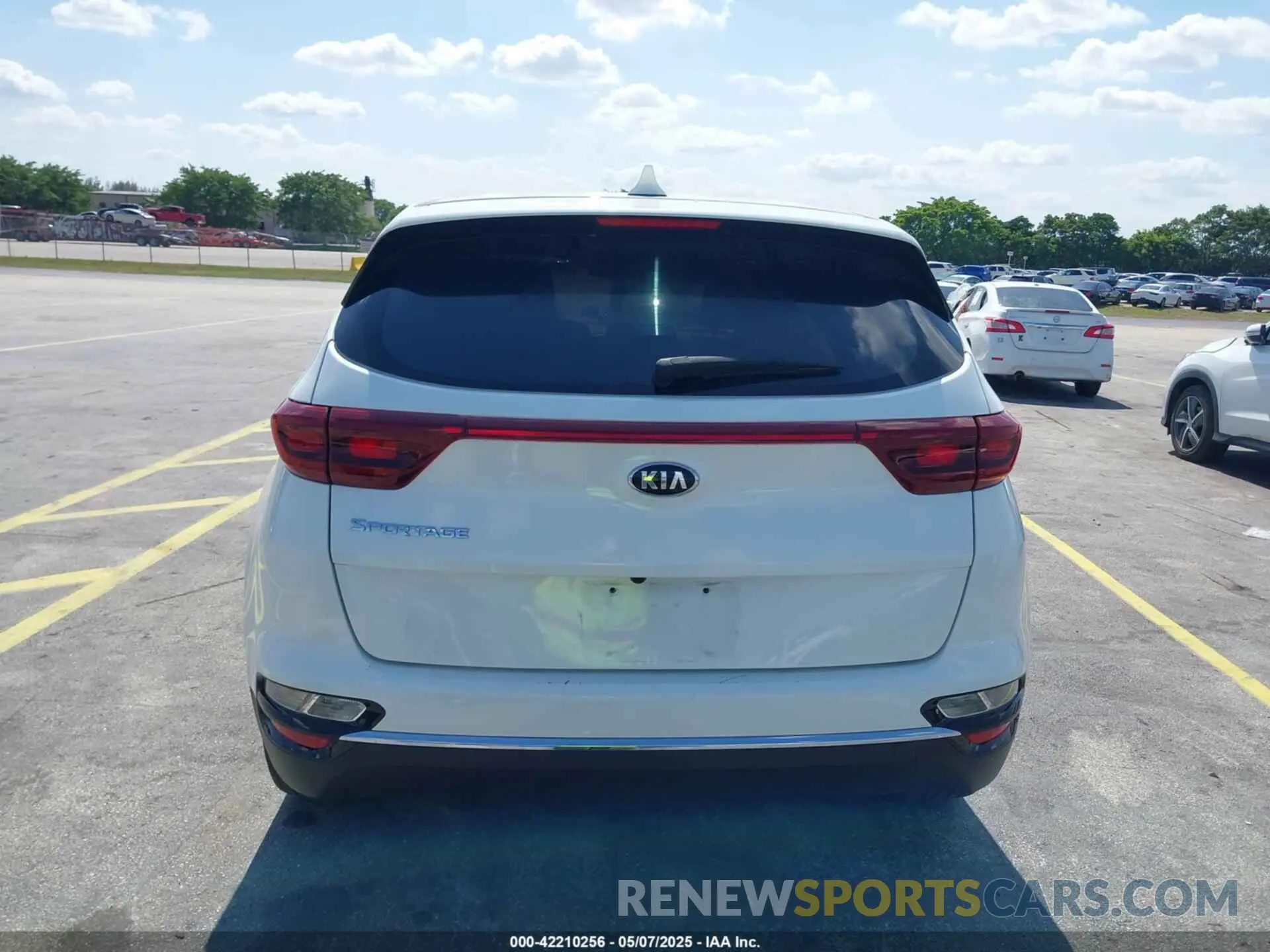 16 Photograph of a damaged car KNDPM3AC2N7008824 KIA SPORTAGE 2022