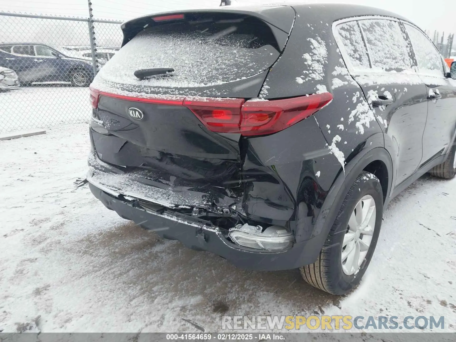 17 Photograph of a damaged car KNDPM3AC2N7014123 KIA SPORTAGE 2022