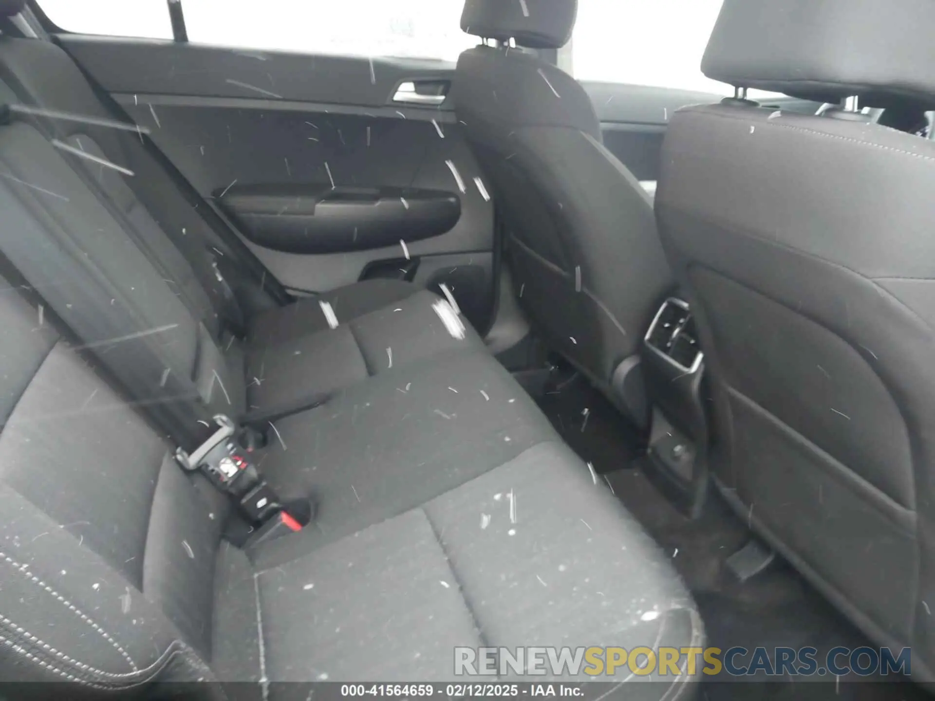 8 Photograph of a damaged car KNDPM3AC2N7014123 KIA SPORTAGE 2022