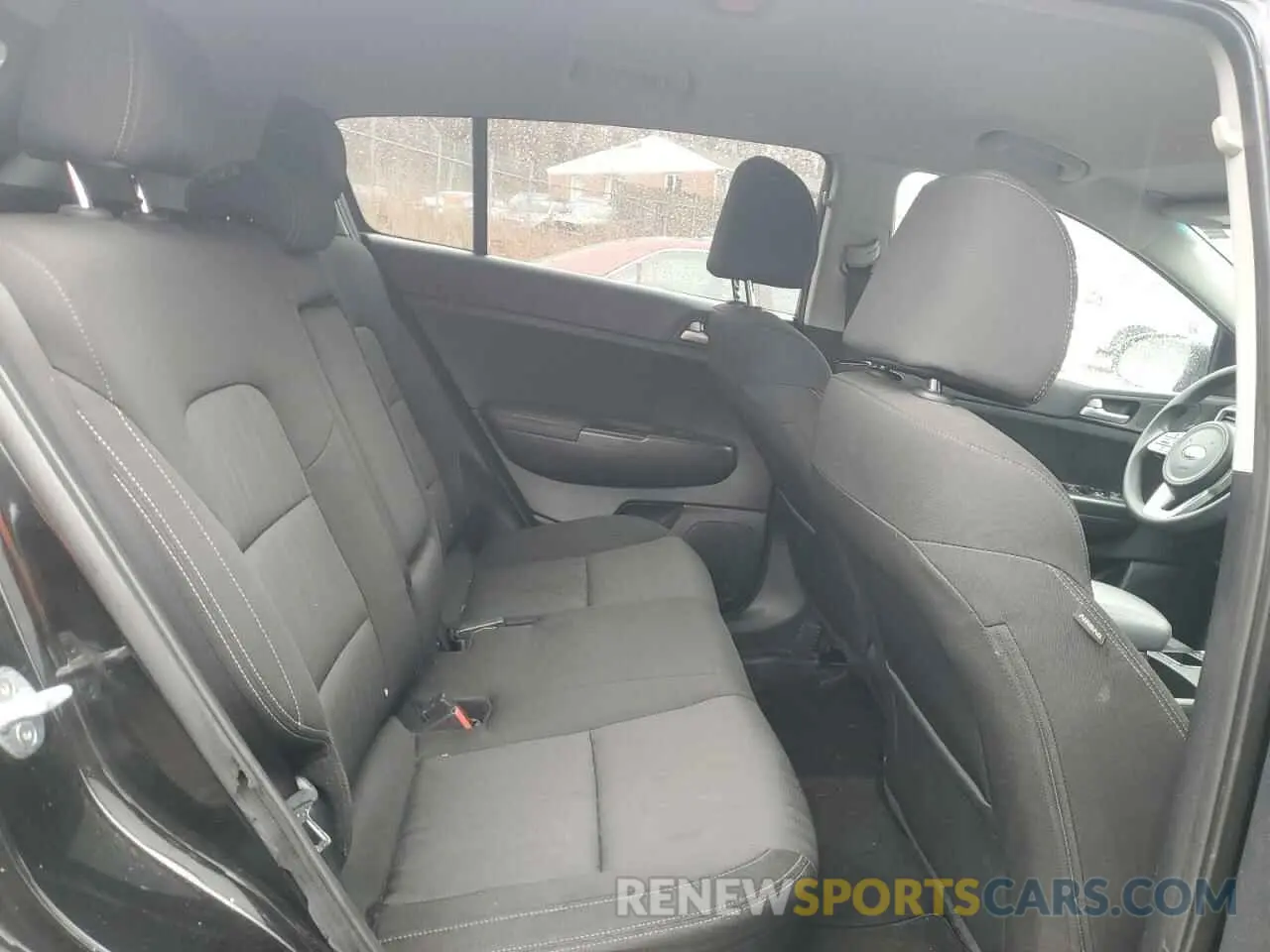 11 Photograph of a damaged car KNDPM3AC2N7026823 KIA SPORTAGE 2022