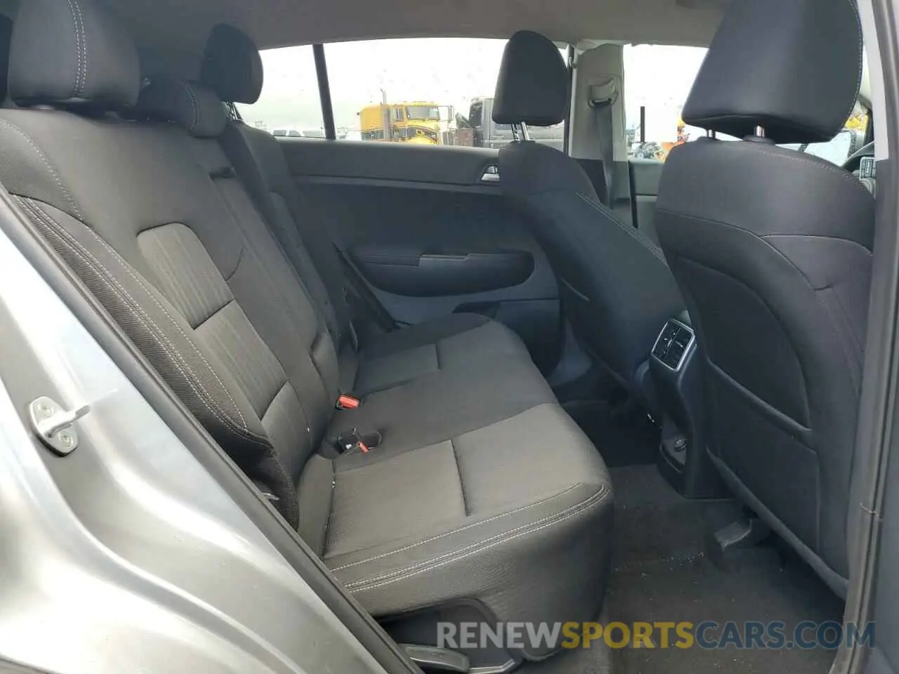 10 Photograph of a damaged car KNDPM3AC3N7015880 KIA SPORTAGE 2022