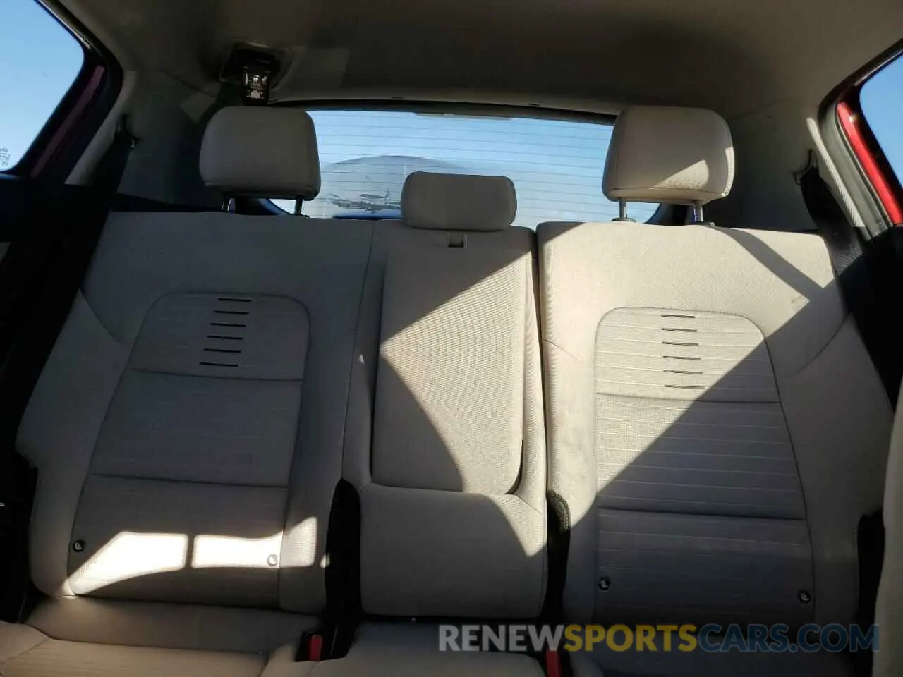 10 Photograph of a damaged car KNDPM3AC3N7974986 KIA SPORTAGE 2022