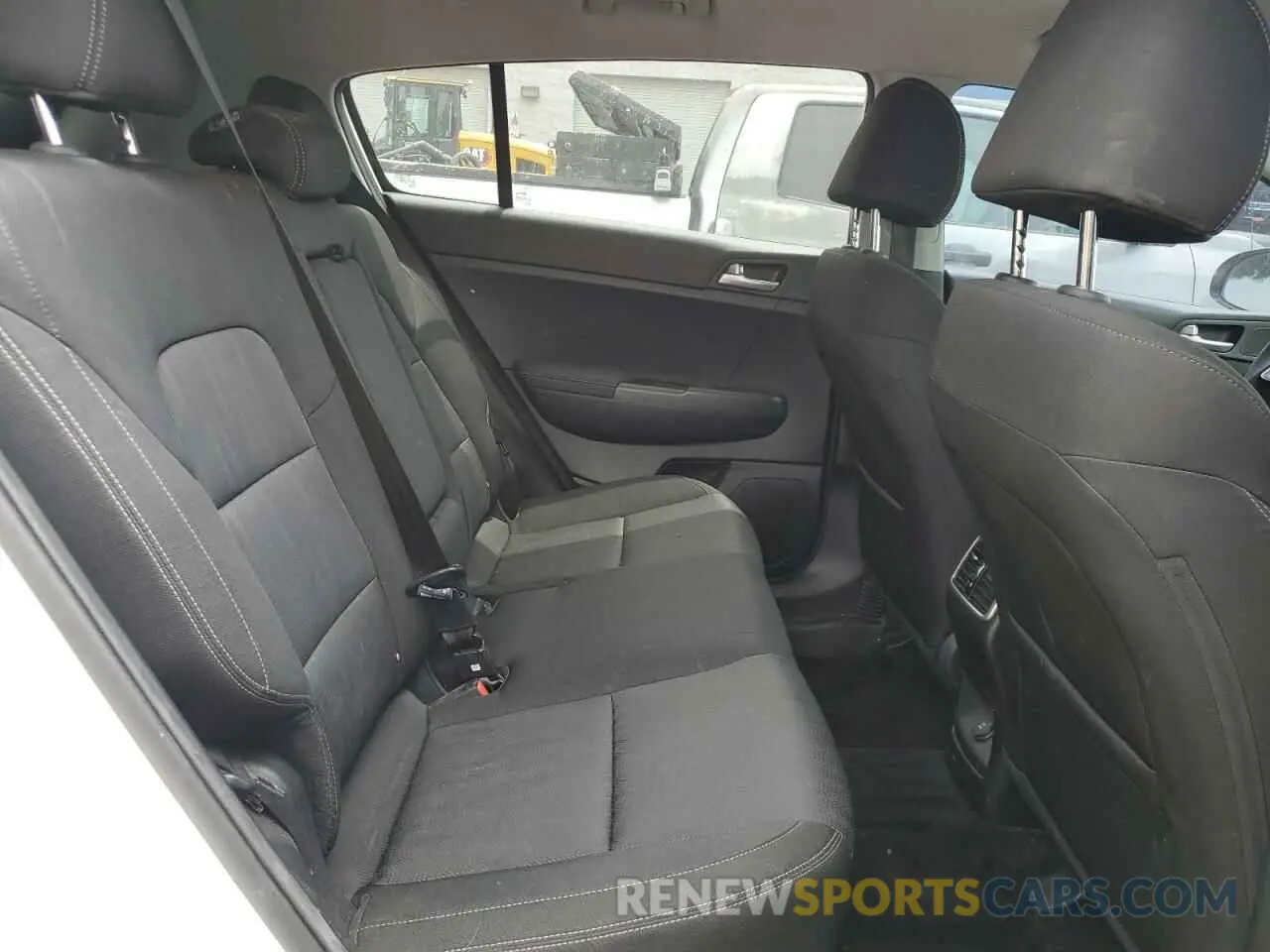 11 Photograph of a damaged car KNDPM3AC3N7978522 KIA SPORTAGE 2022