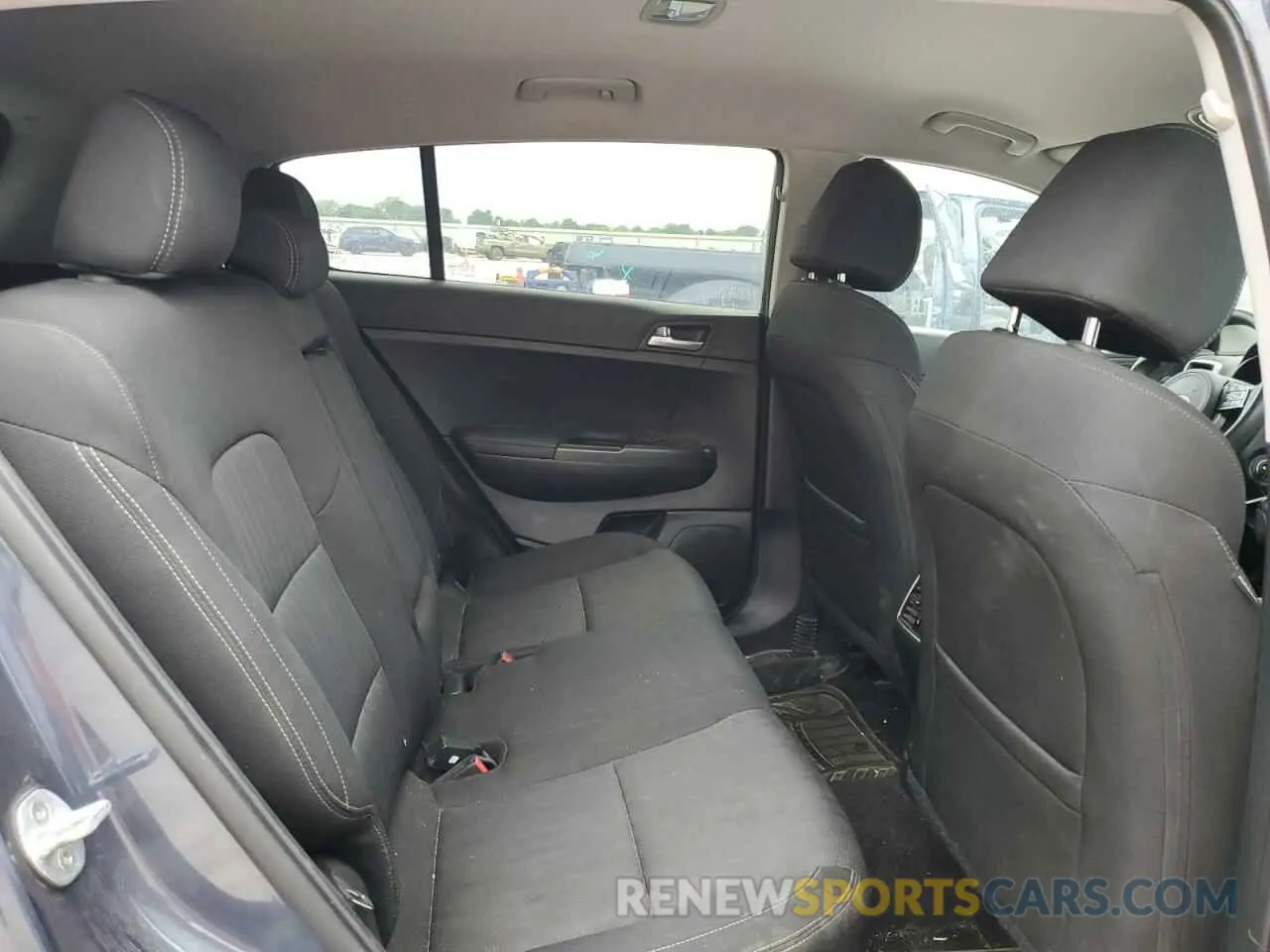 11 Photograph of a damaged car KNDPM3AC3N7984238 KIA SPORTAGE 2022