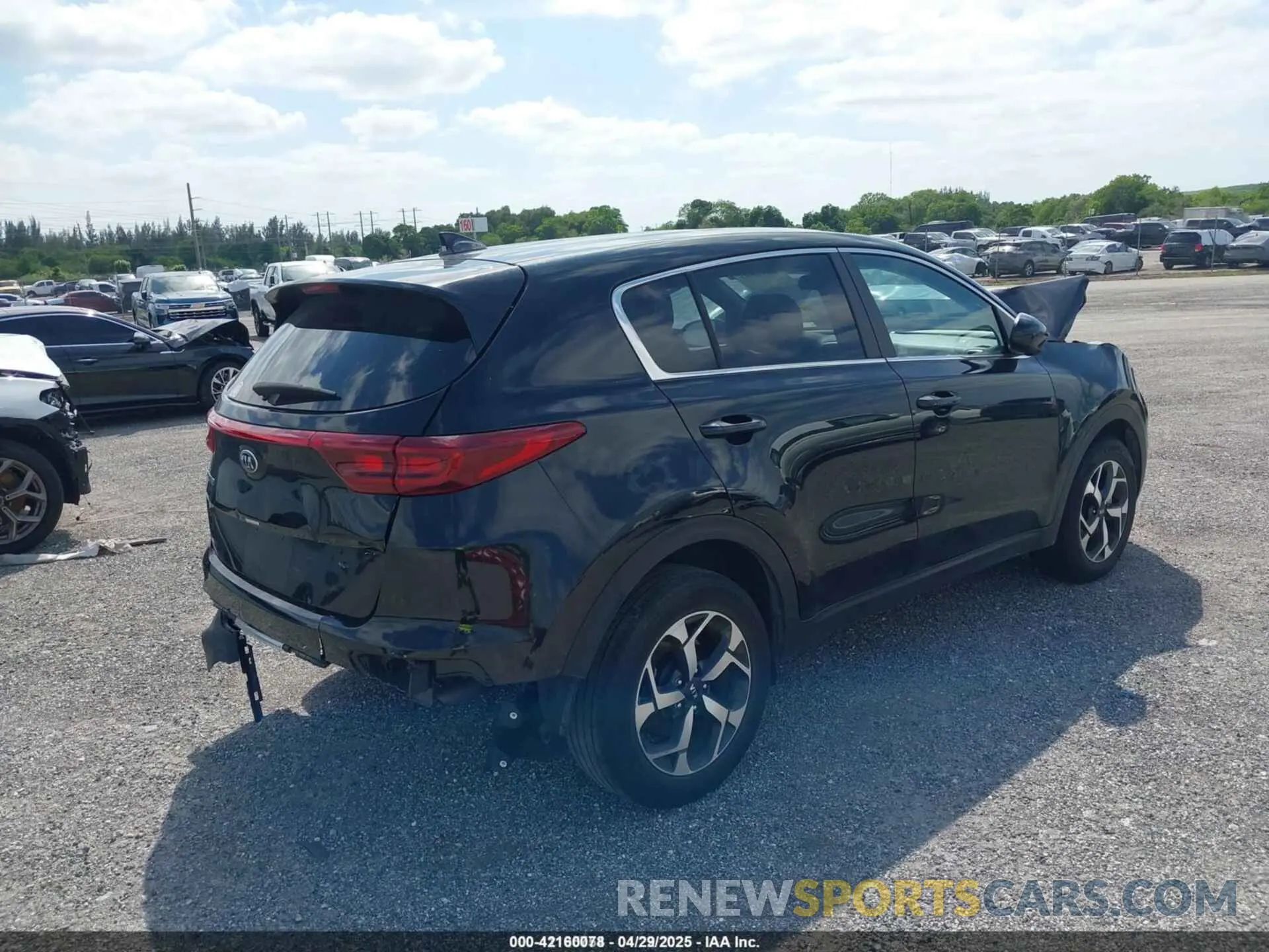 4 Photograph of a damaged car KNDPM3AC4N7026063 KIA SPORTAGE 2022