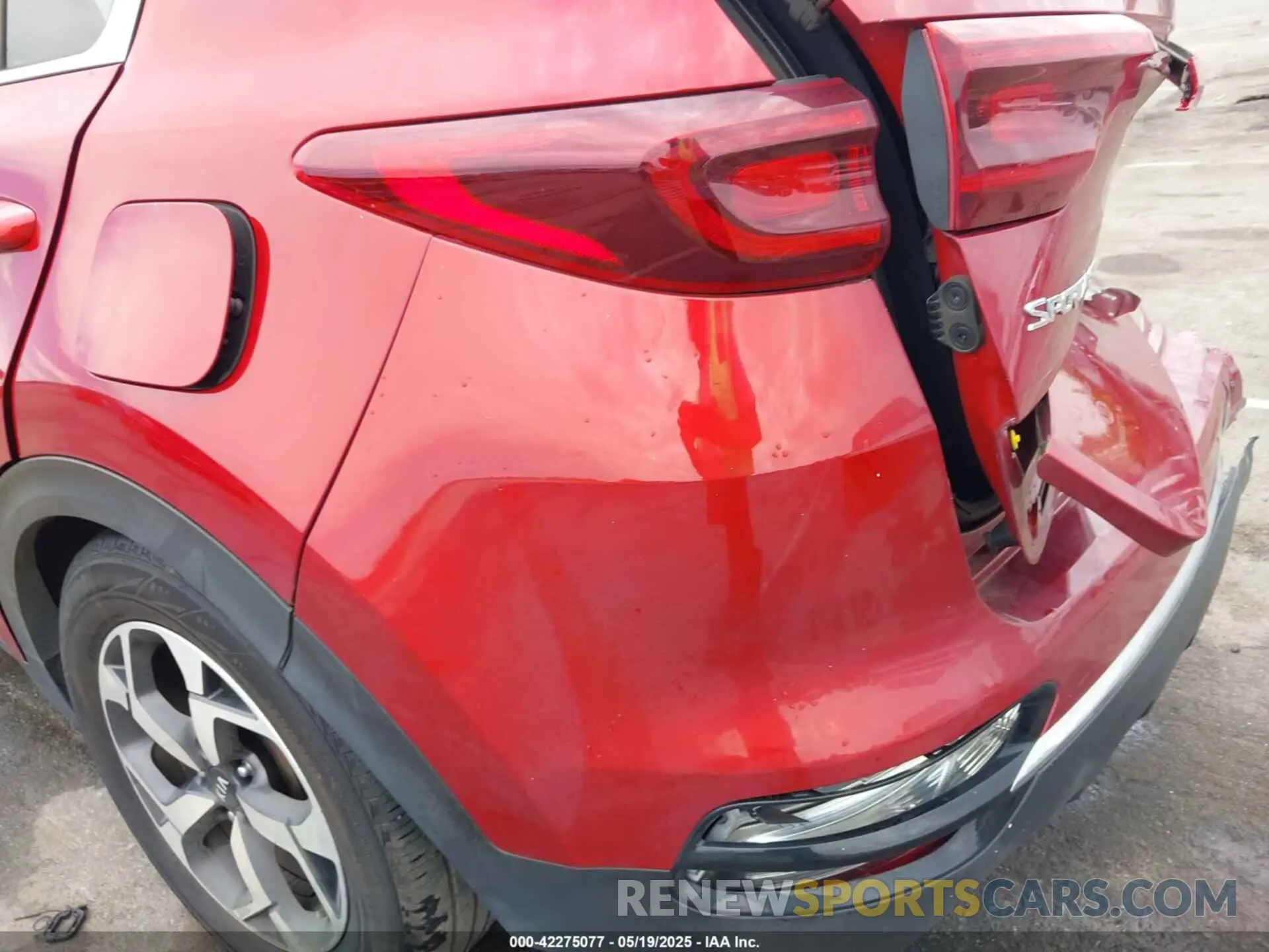 19 Photograph of a damaged car KNDPM3AC4N7978139 KIA SPORTAGE 2022