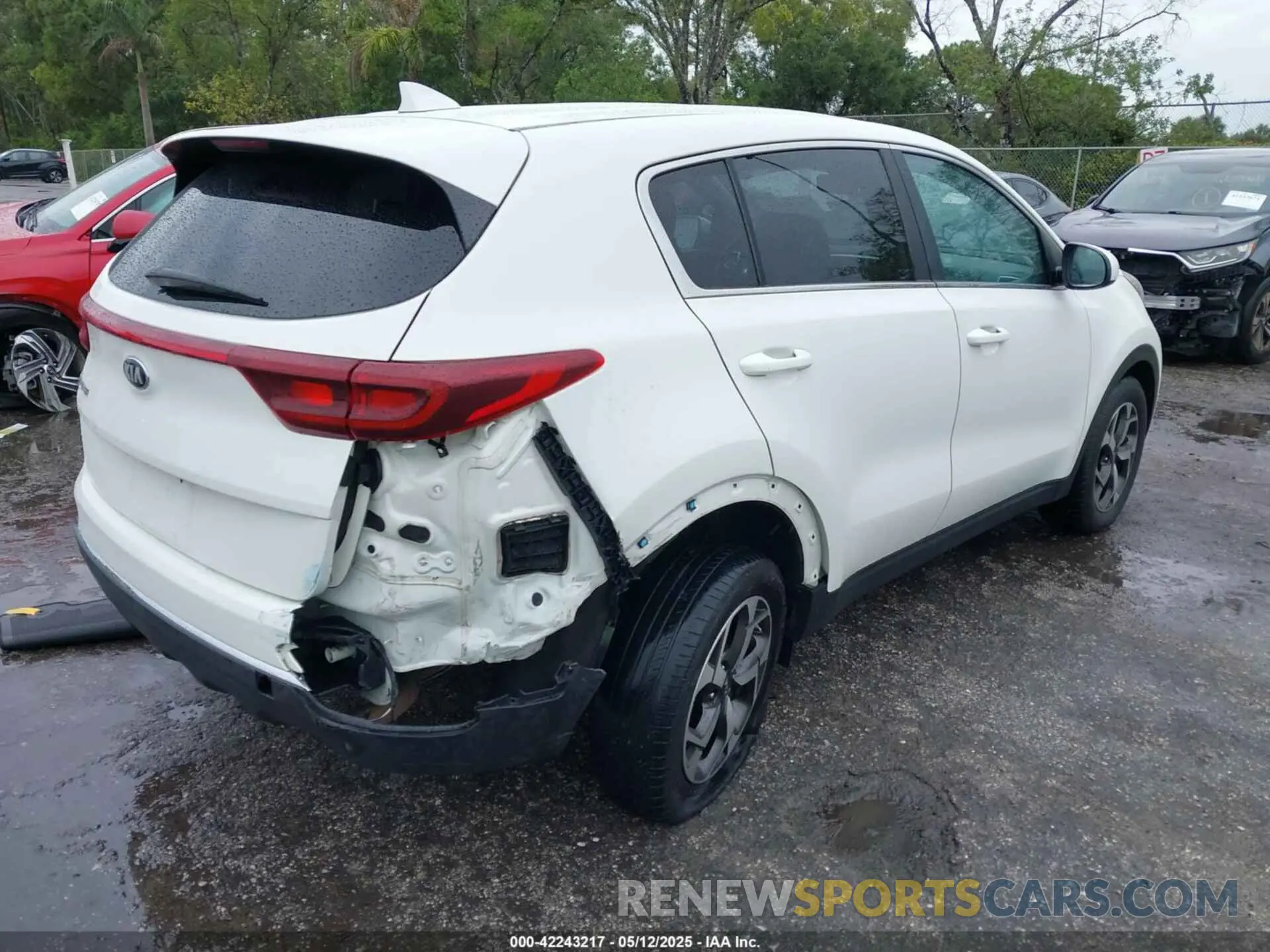 4 Photograph of a damaged car KNDPM3AC4N7981610 KIA SPORTAGE 2022