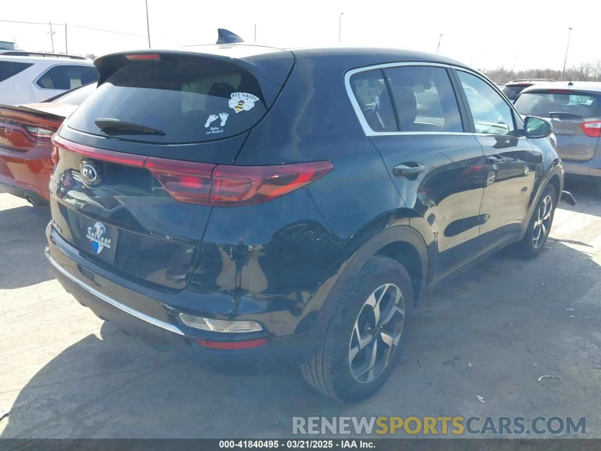 4 Photograph of a damaged car KNDPM3AC5N7003956 KIA SPORTAGE 2022
