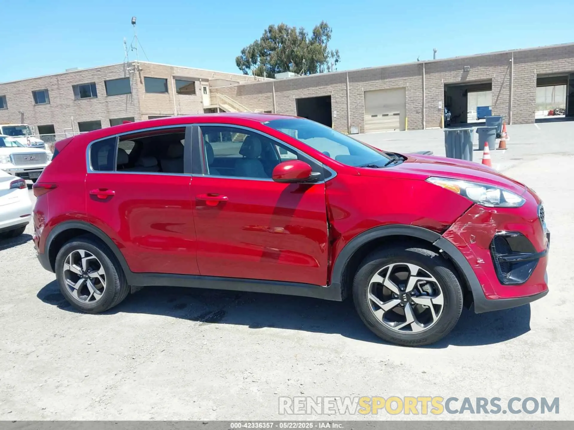 12 Photograph of a damaged car KNDPM3AC5N7021258 KIA SPORTAGE 2022