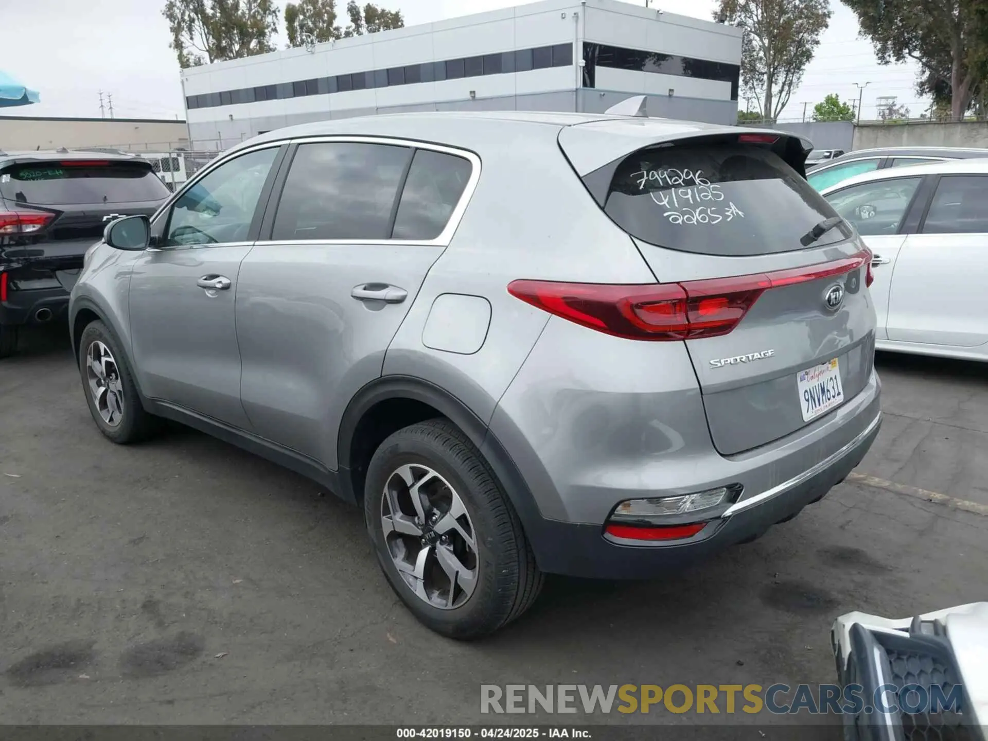3 Photograph of a damaged car KNDPM3AC5N7964945 KIA SPORTAGE 2022