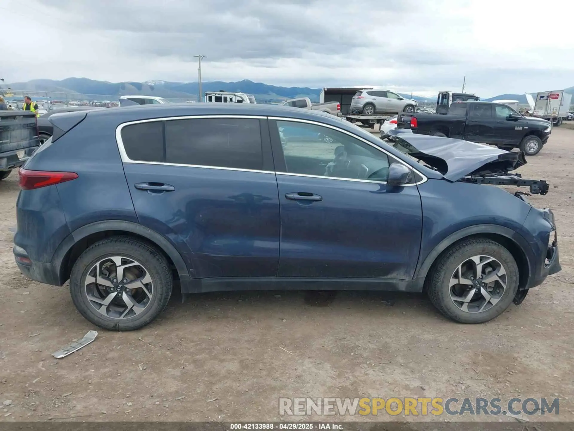 14 Photograph of a damaged car KNDPM3AC6N7018935 KIA SPORTAGE 2022