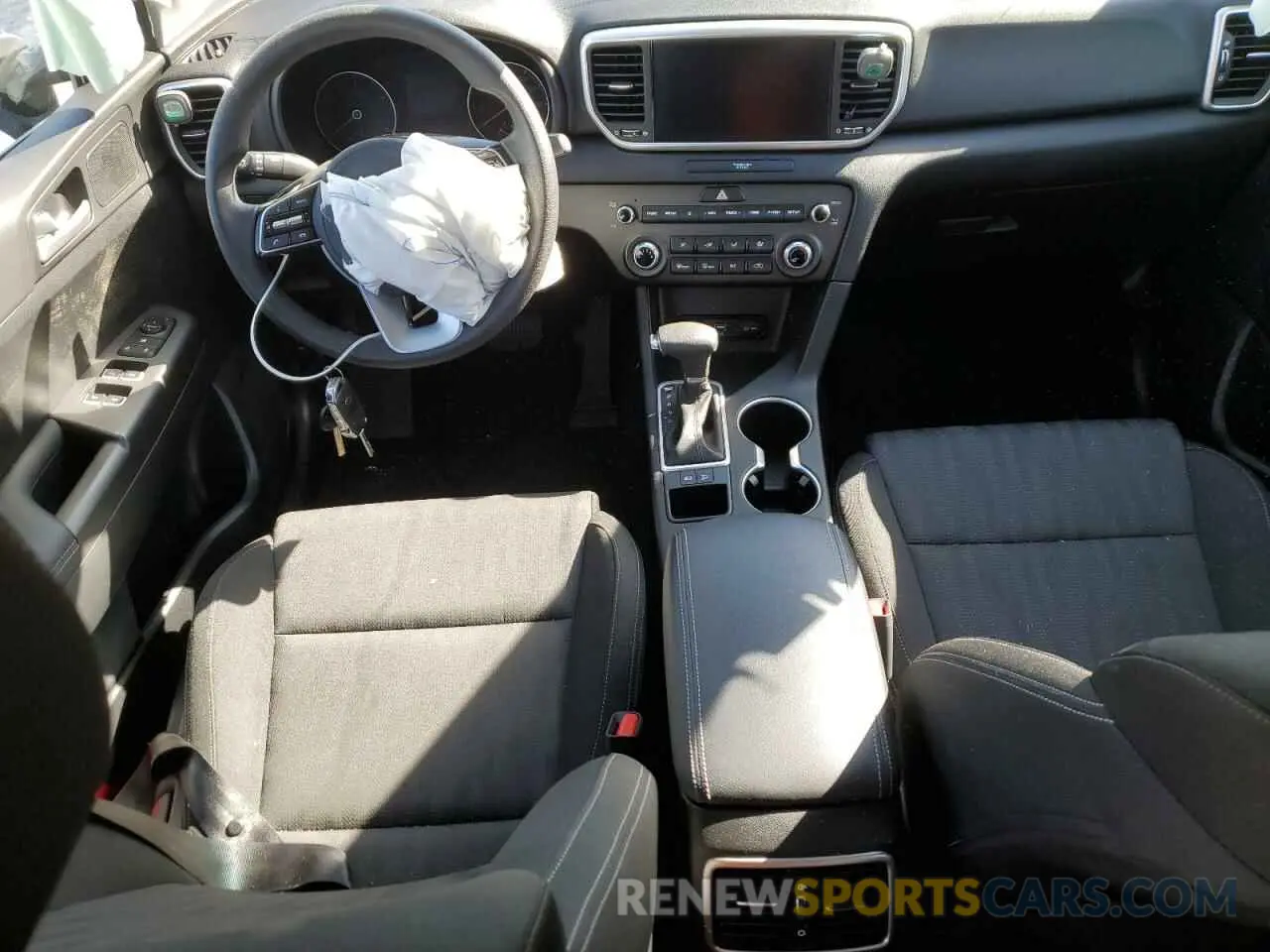 8 Photograph of a damaged car KNDPM3AC6N7025125 KIA SPORTAGE 2022