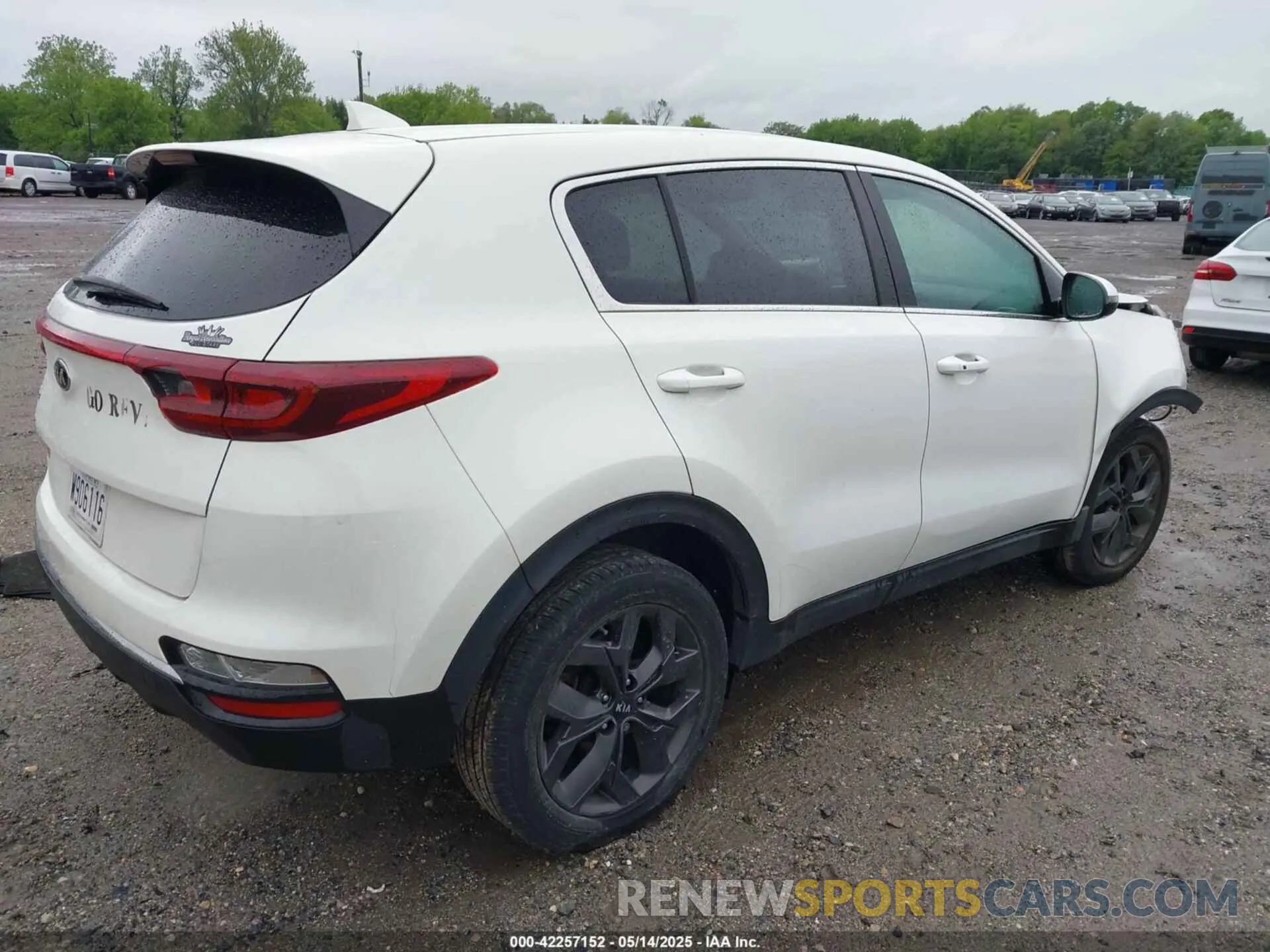 4 Photograph of a damaged car KNDPM3AC7N7013520 KIA SPORTAGE 2022