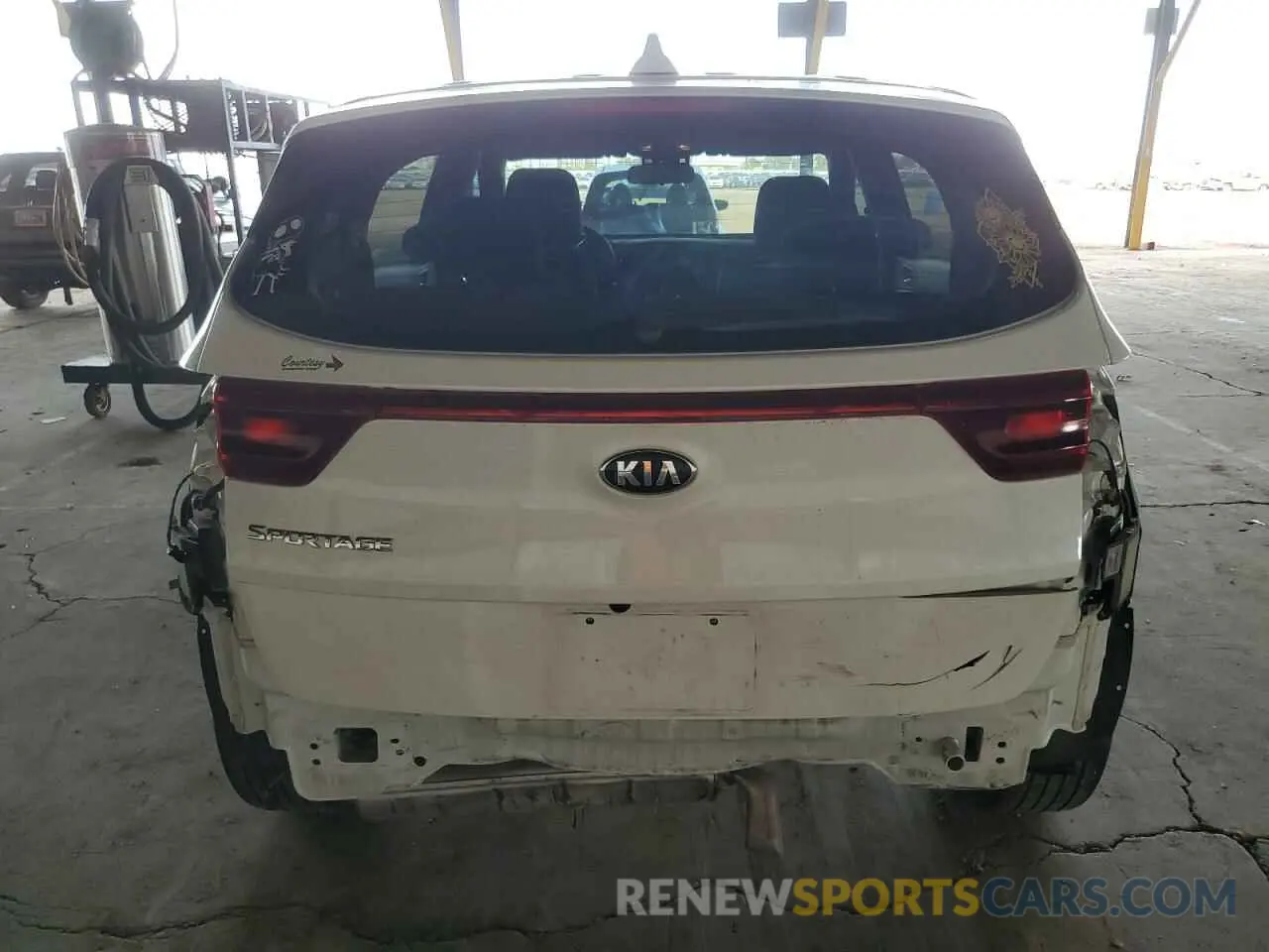 6 Photograph of a damaged car KNDPM3AC7N7014425 KIA SPORTAGE 2022