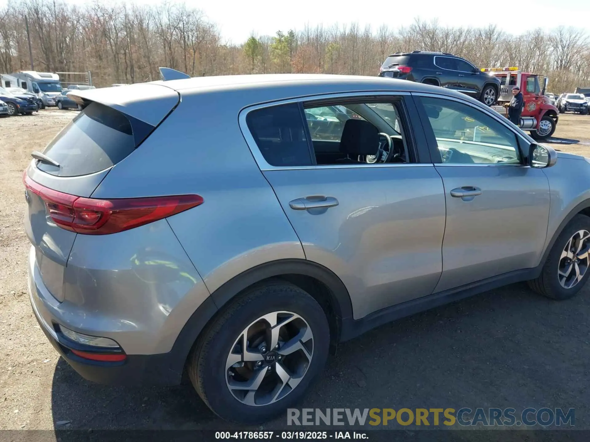 17 Photograph of a damaged car KNDPM3AC7N7980550 KIA SPORTAGE 2022