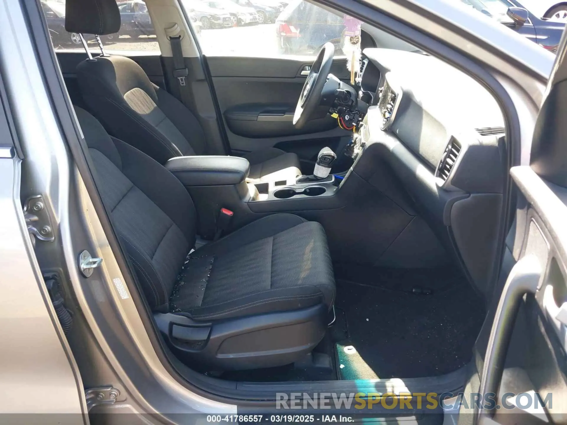 5 Photograph of a damaged car KNDPM3AC7N7980550 KIA SPORTAGE 2022