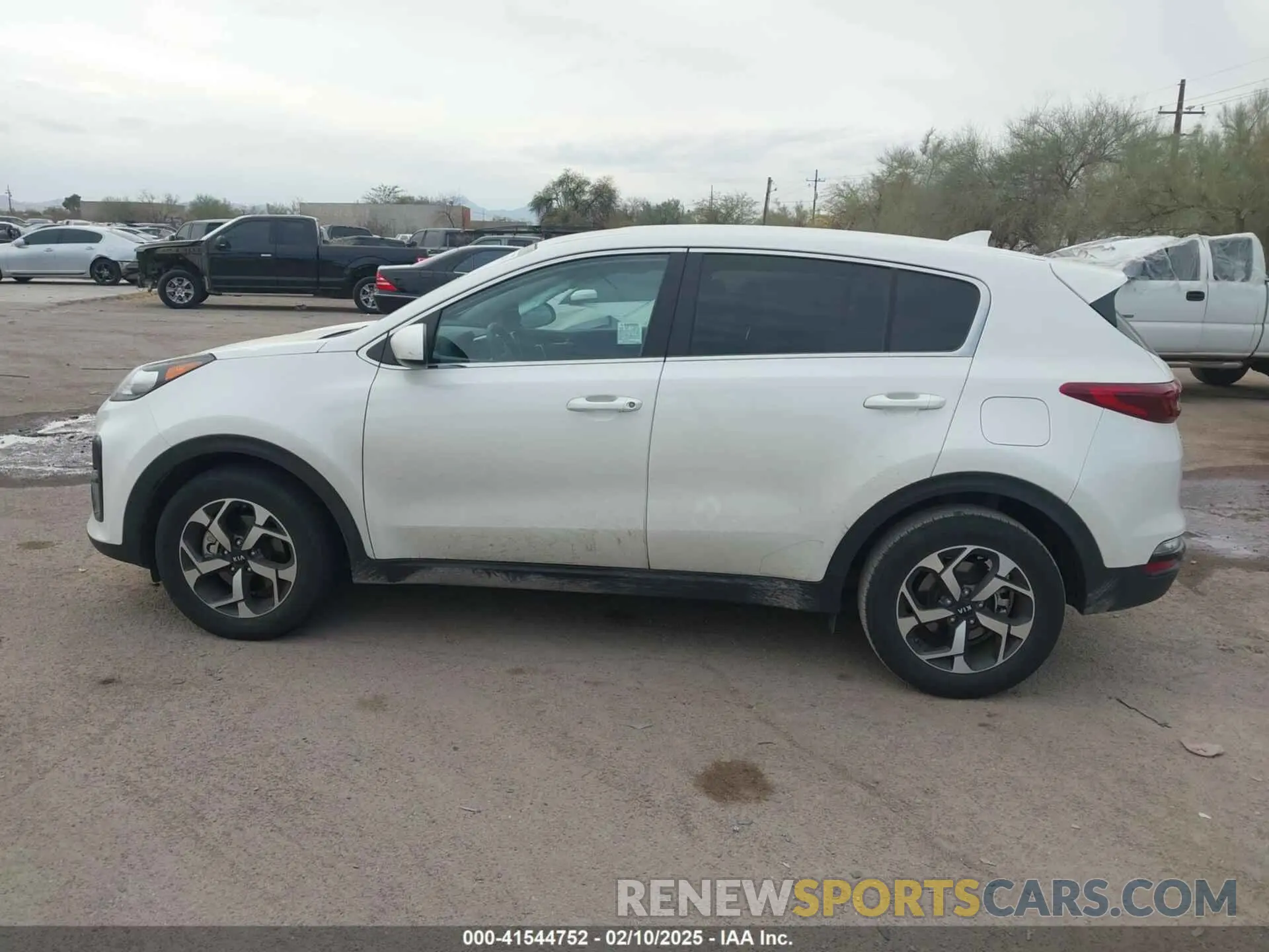 14 Photograph of a damaged car KNDPM3AC8N7000596 KIA SPORTAGE 2022