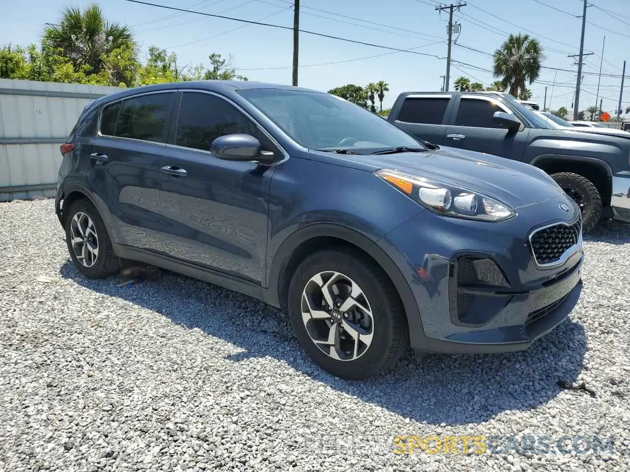 4 Photograph of a damaged car KNDPM3AC8N7001165 KIA SPORTAGE 2022