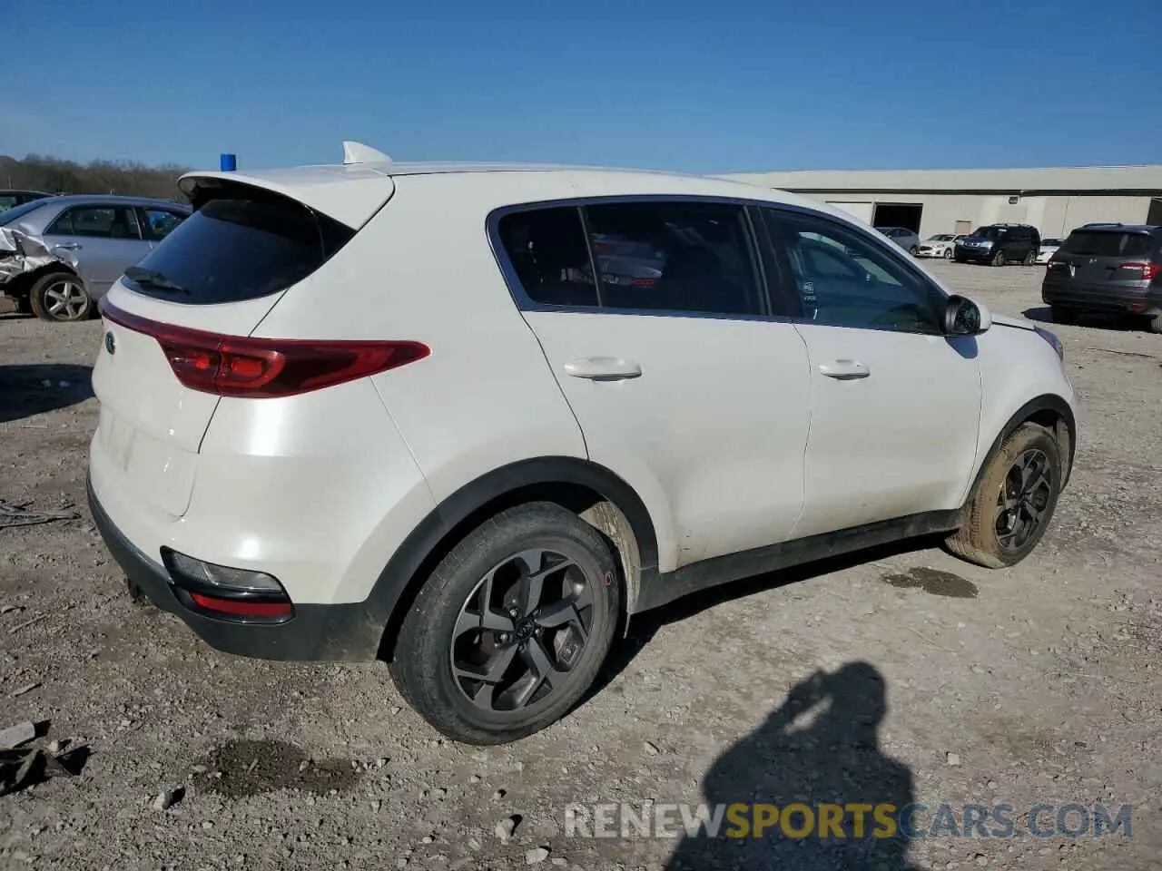 3 Photograph of a damaged car KNDPM3AC8N7022615 KIA SPORTAGE 2022