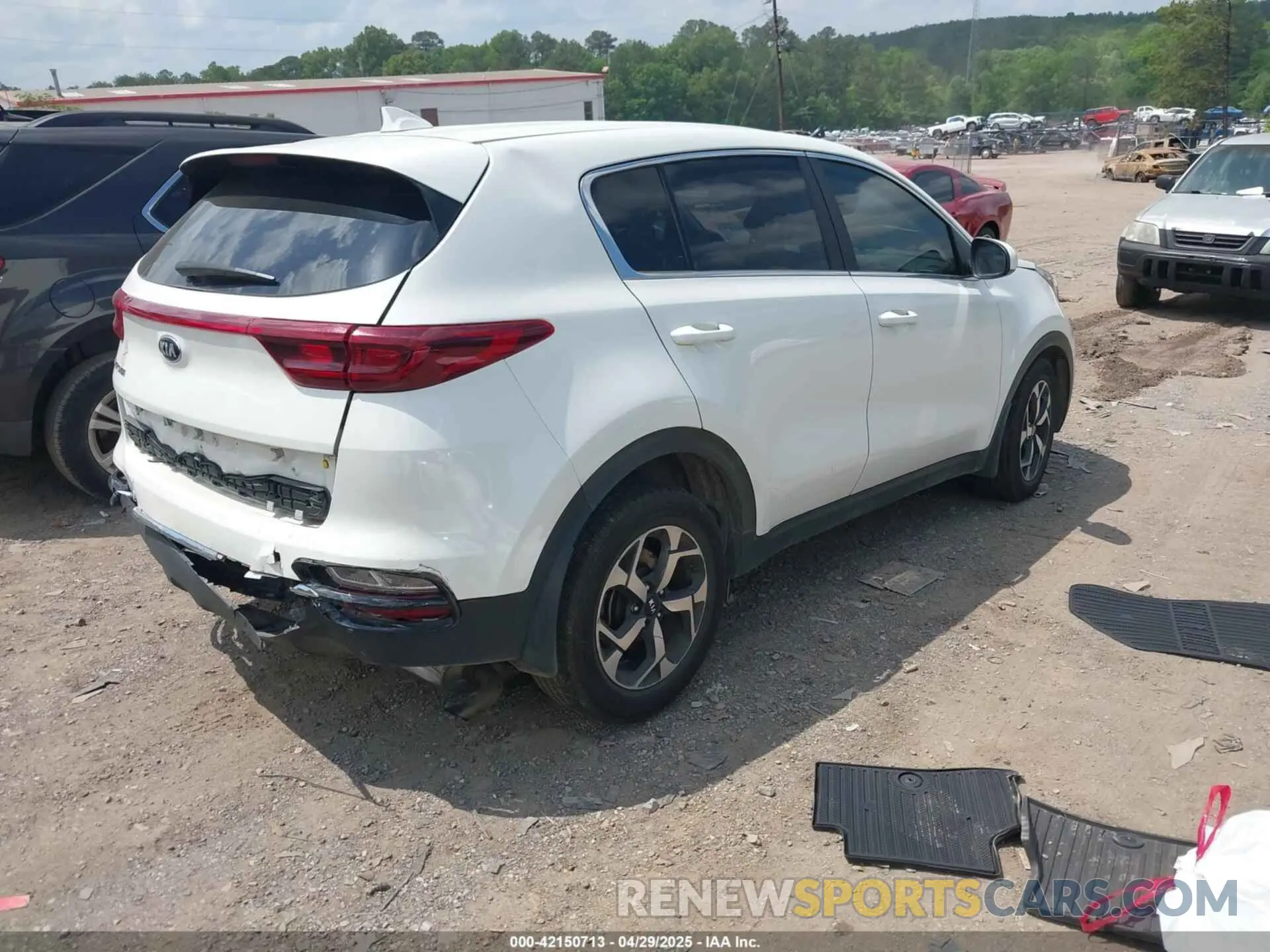 4 Photograph of a damaged car KNDPM3AC8N7995123 KIA SPORTAGE 2022