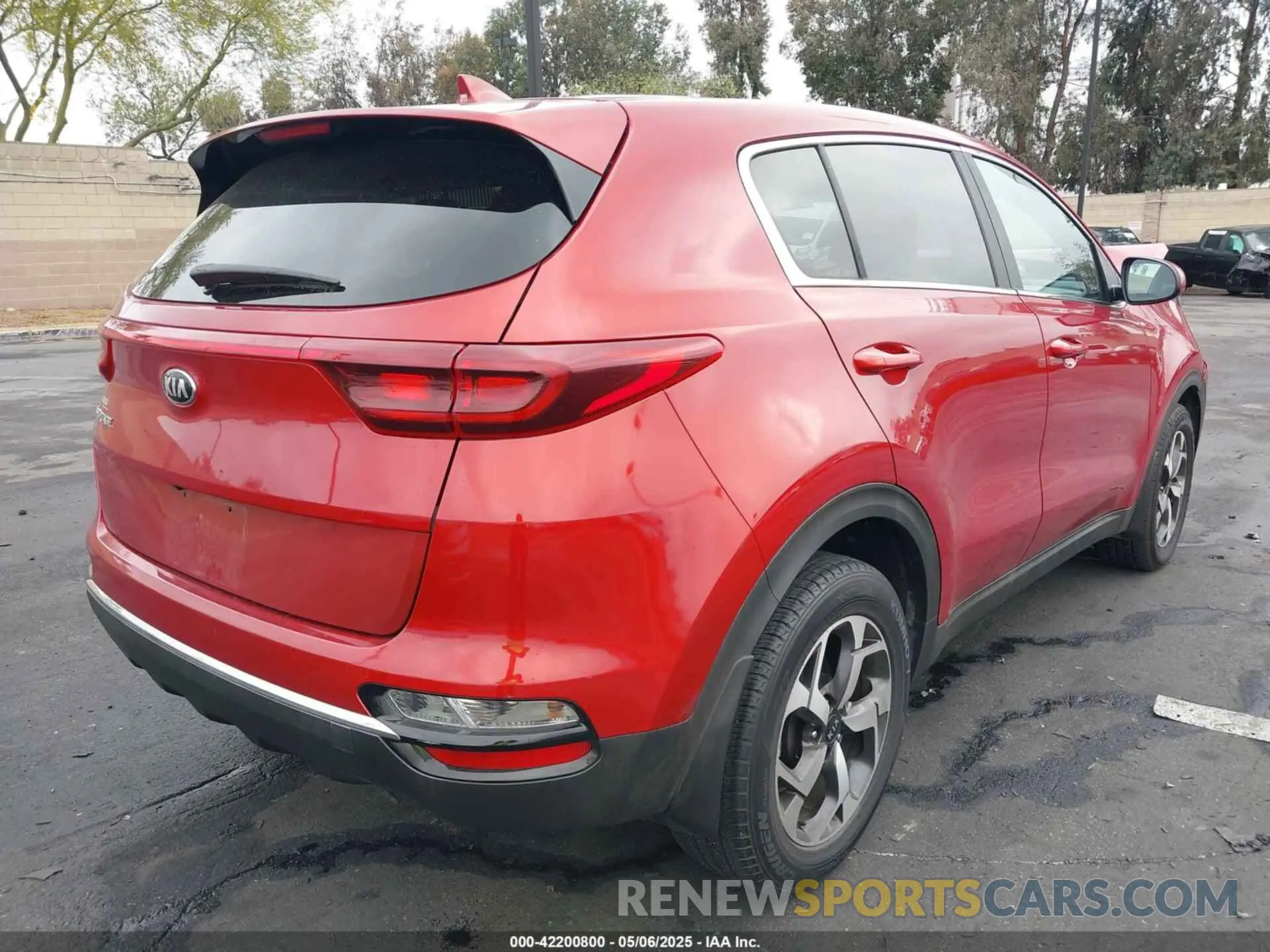 4 Photograph of a damaged car KNDPM3AC9N7952684 KIA SPORTAGE 2022