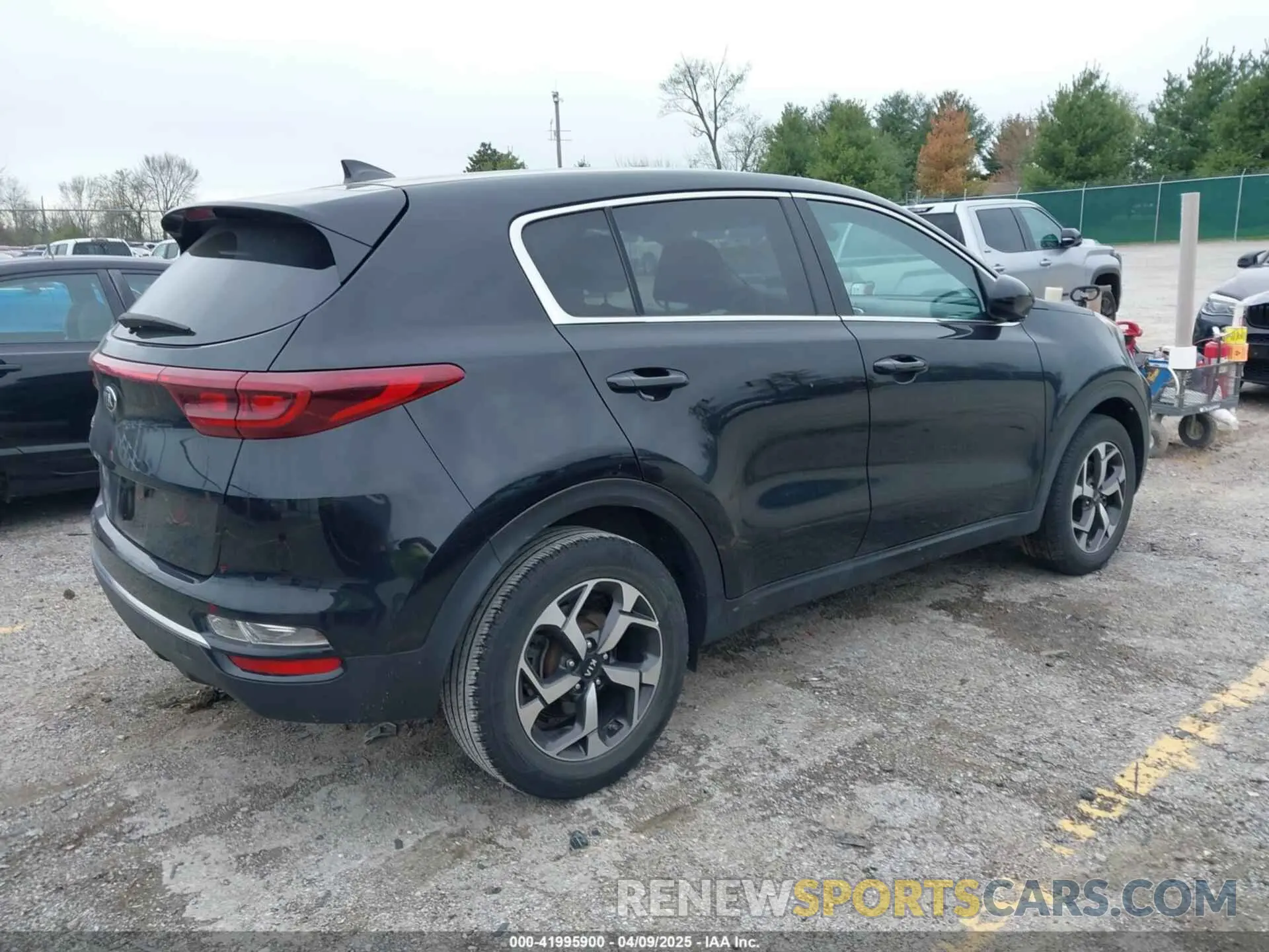 4 Photograph of a damaged car KNDPM3ACXN7001572 KIA SPORTAGE 2022