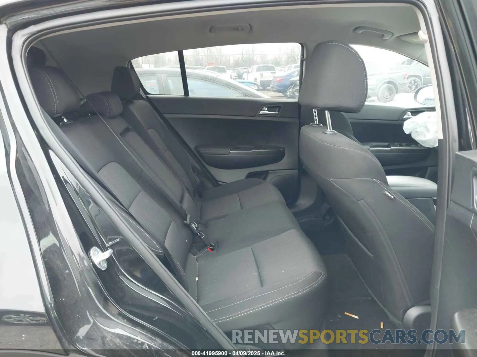 8 Photograph of a damaged car KNDPM3ACXN7001572 KIA SPORTAGE 2022