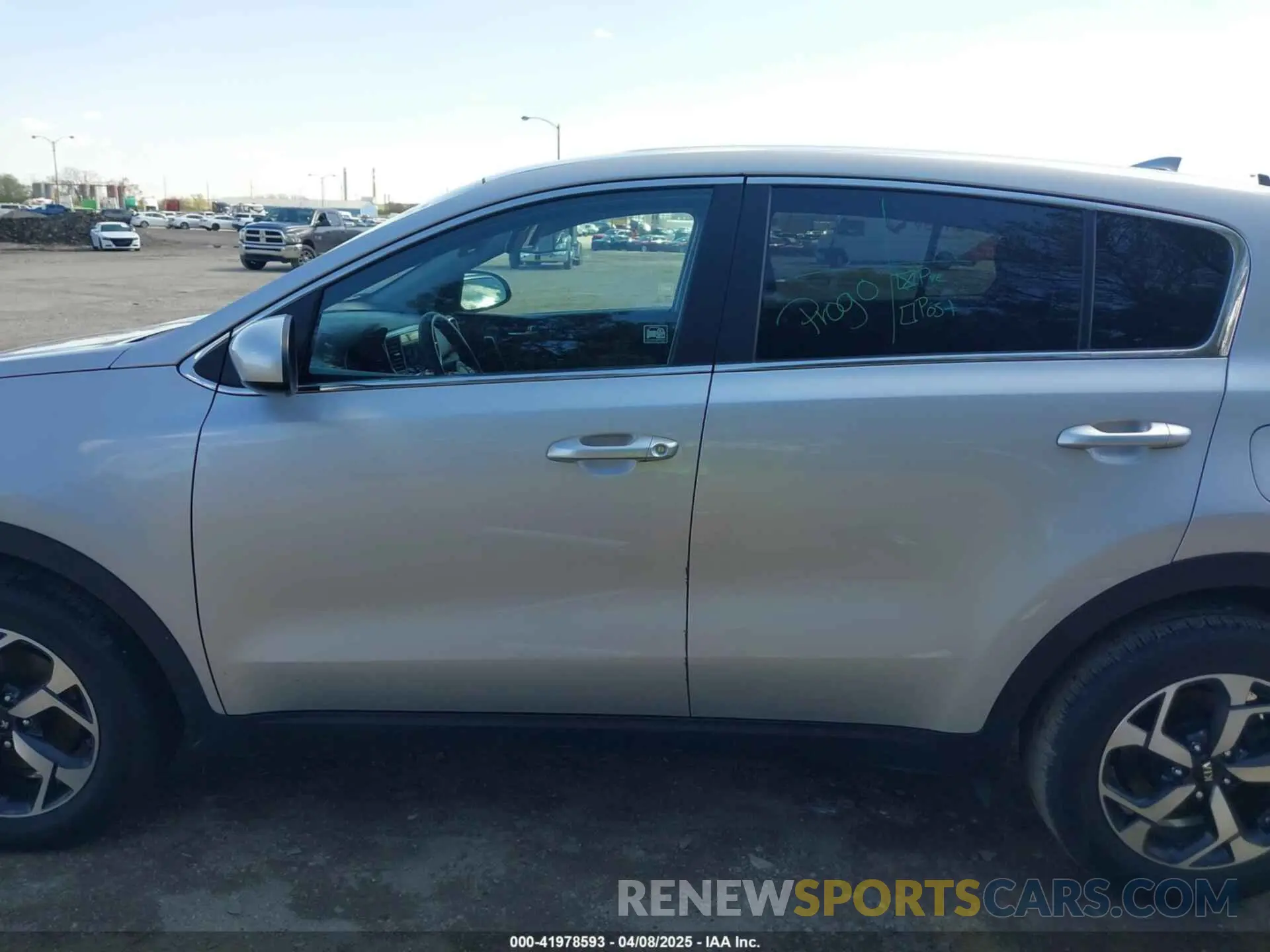 15 Photograph of a damaged car KNDPM3ACXN7012149 KIA SPORTAGE 2022