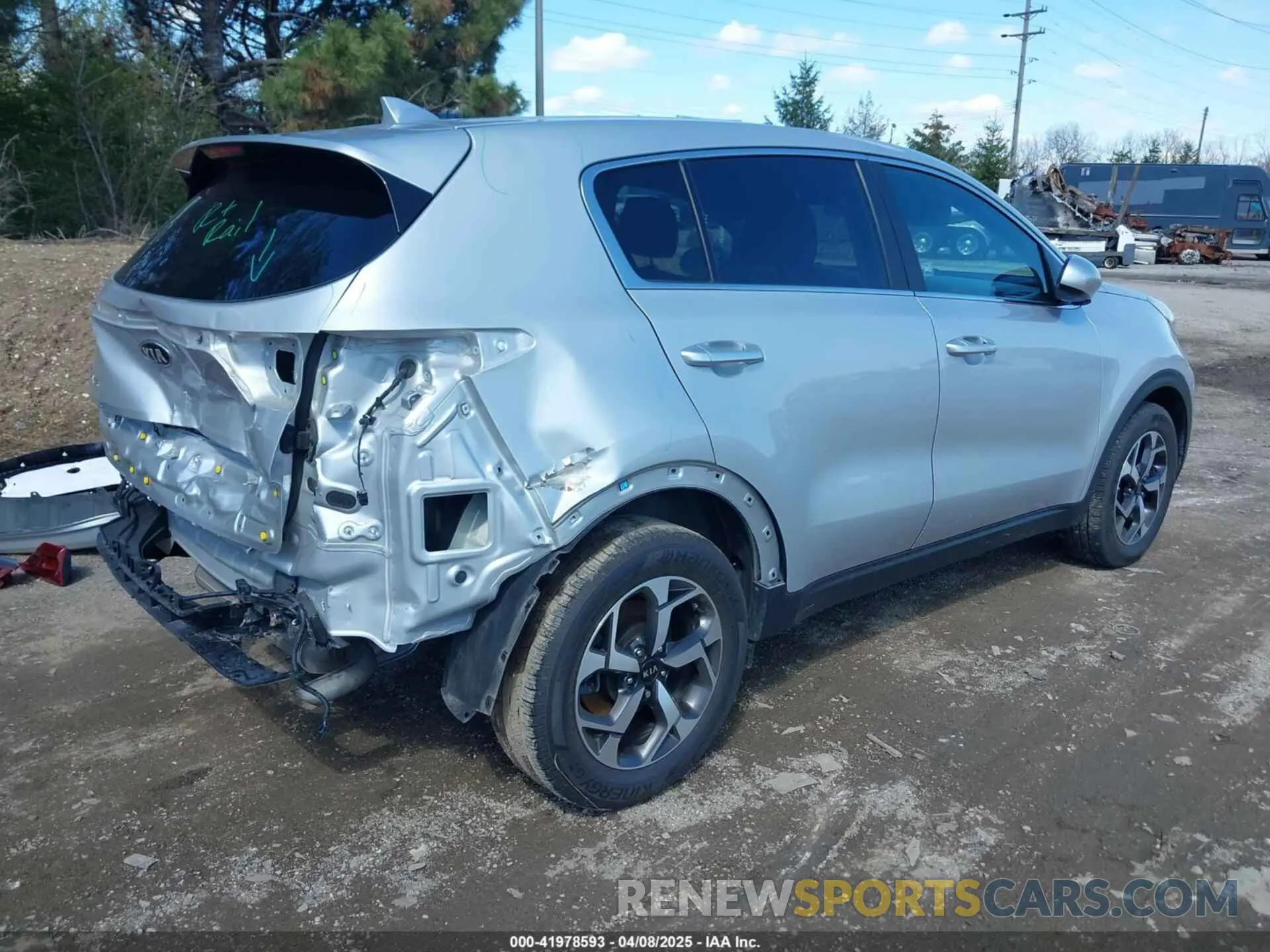 4 Photograph of a damaged car KNDPM3ACXN7012149 KIA SPORTAGE 2022