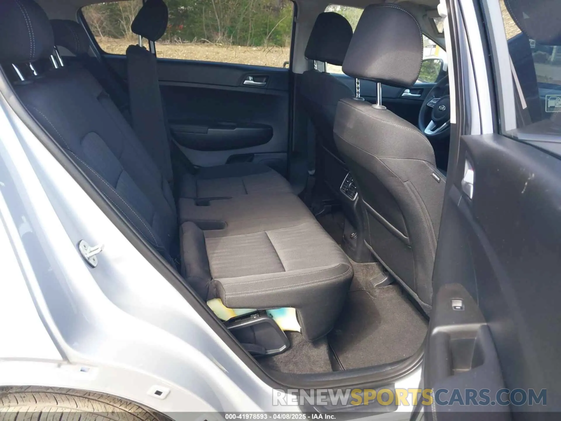 8 Photograph of a damaged car KNDPM3ACXN7012149 KIA SPORTAGE 2022