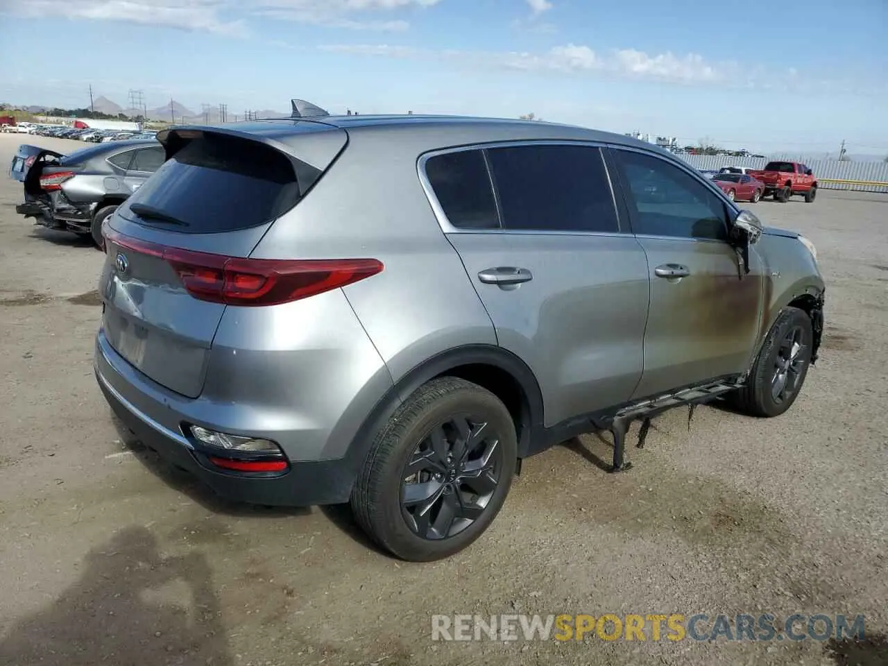 3 Photograph of a damaged car KNDPMCAC0N7988232 KIA SPORTAGE 2022