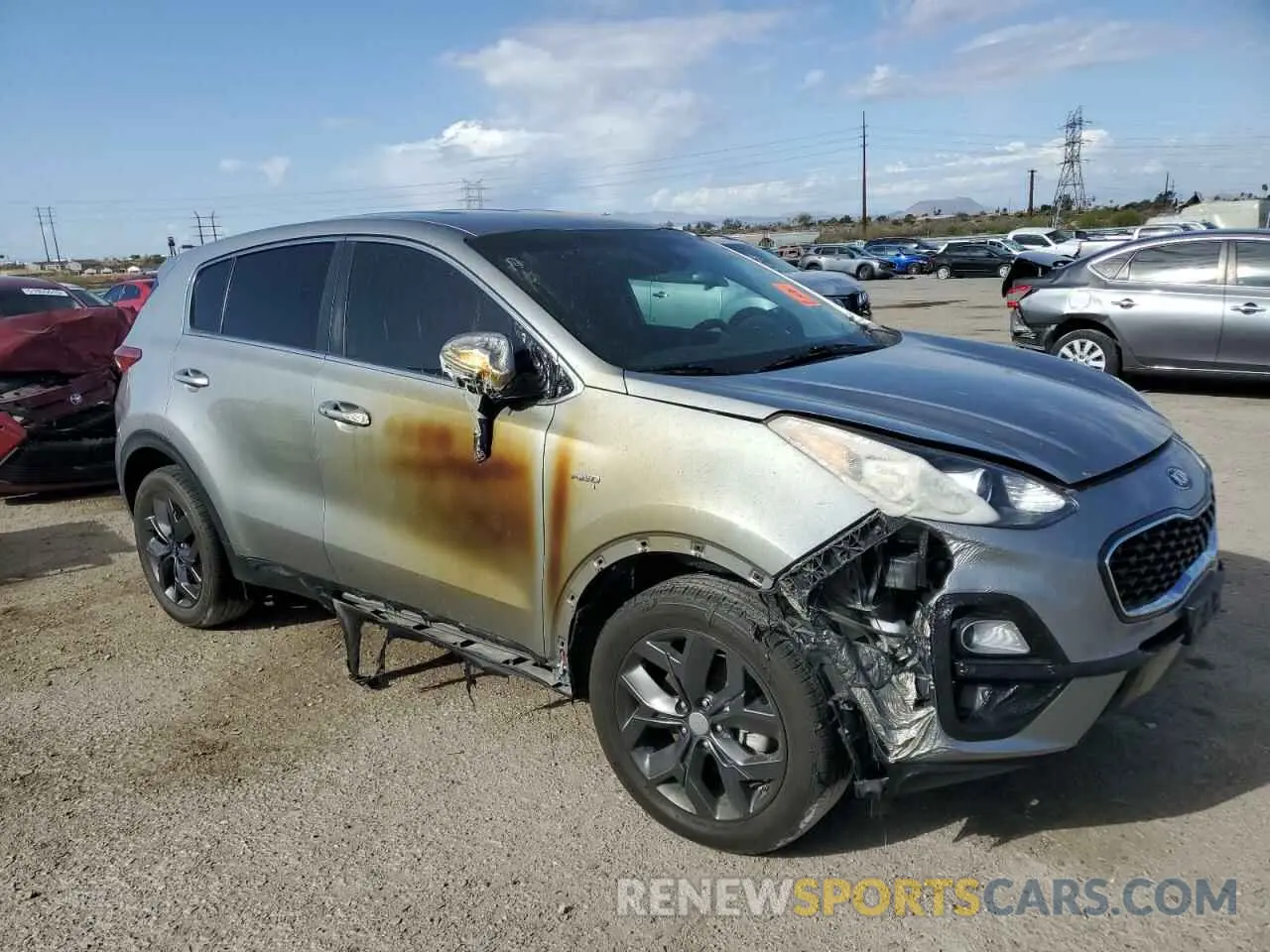4 Photograph of a damaged car KNDPMCAC0N7988232 KIA SPORTAGE 2022