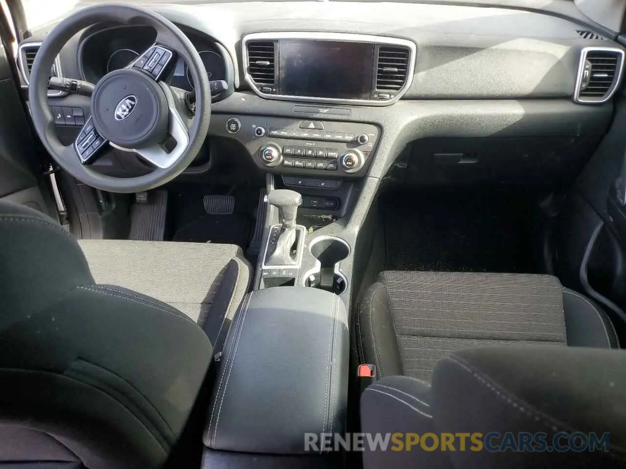 8 Photograph of a damaged car KNDPMCAC0N7988232 KIA SPORTAGE 2022