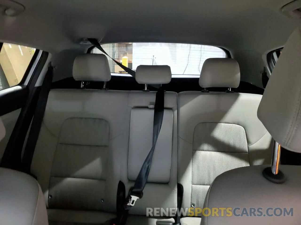10 Photograph of a damaged car KNDPMCAC1N7010869 KIA SPORTAGE 2022