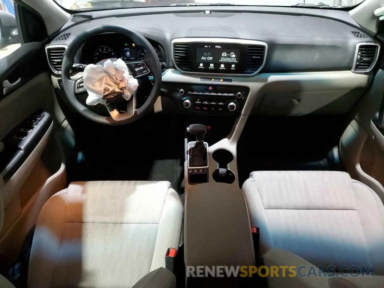 8 Photograph of a damaged car KNDPMCAC1N7010869 KIA SPORTAGE 2022