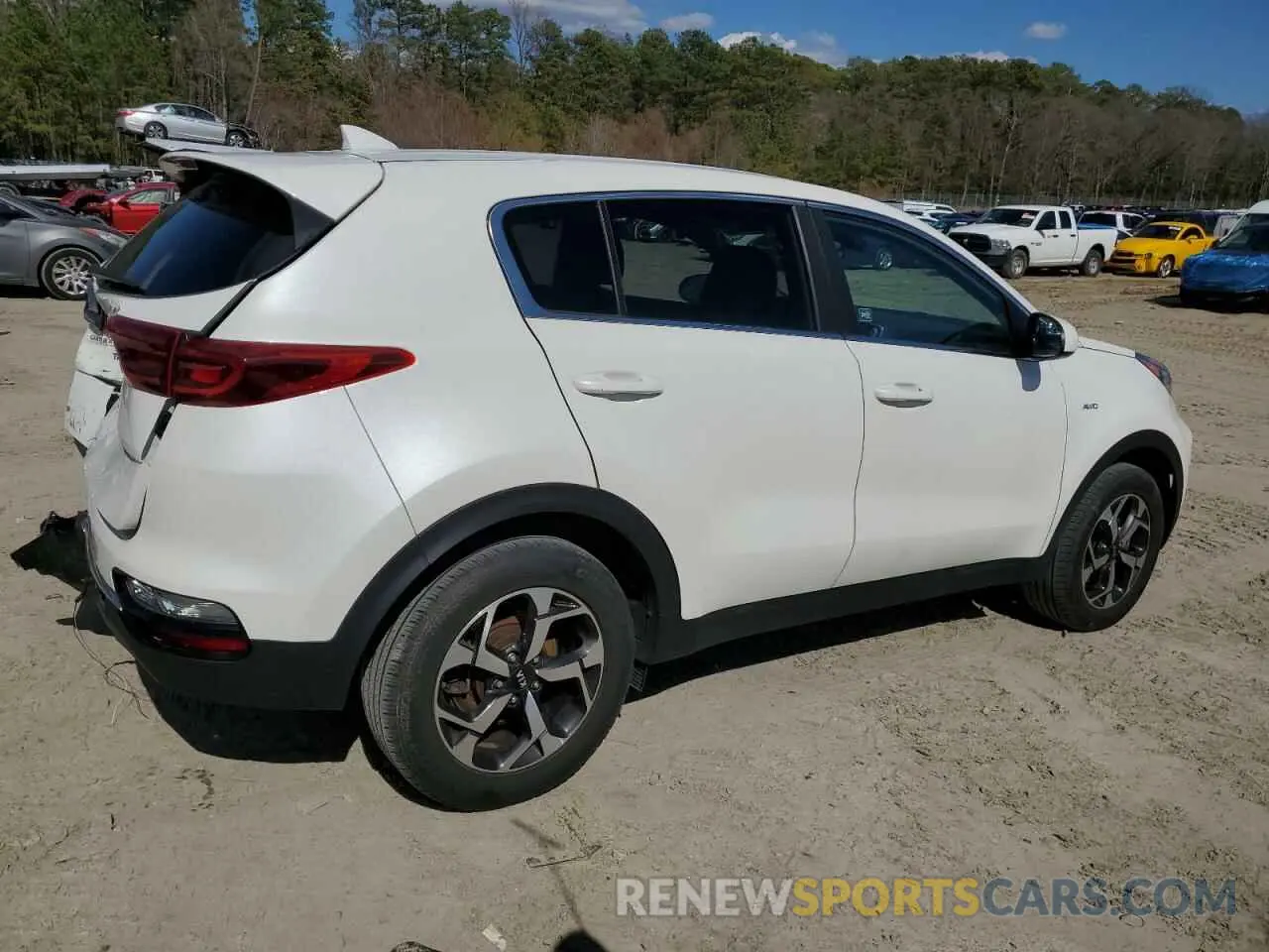 3 Photograph of a damaged car KNDPMCAC1N7022956 KIA SPORTAGE 2022